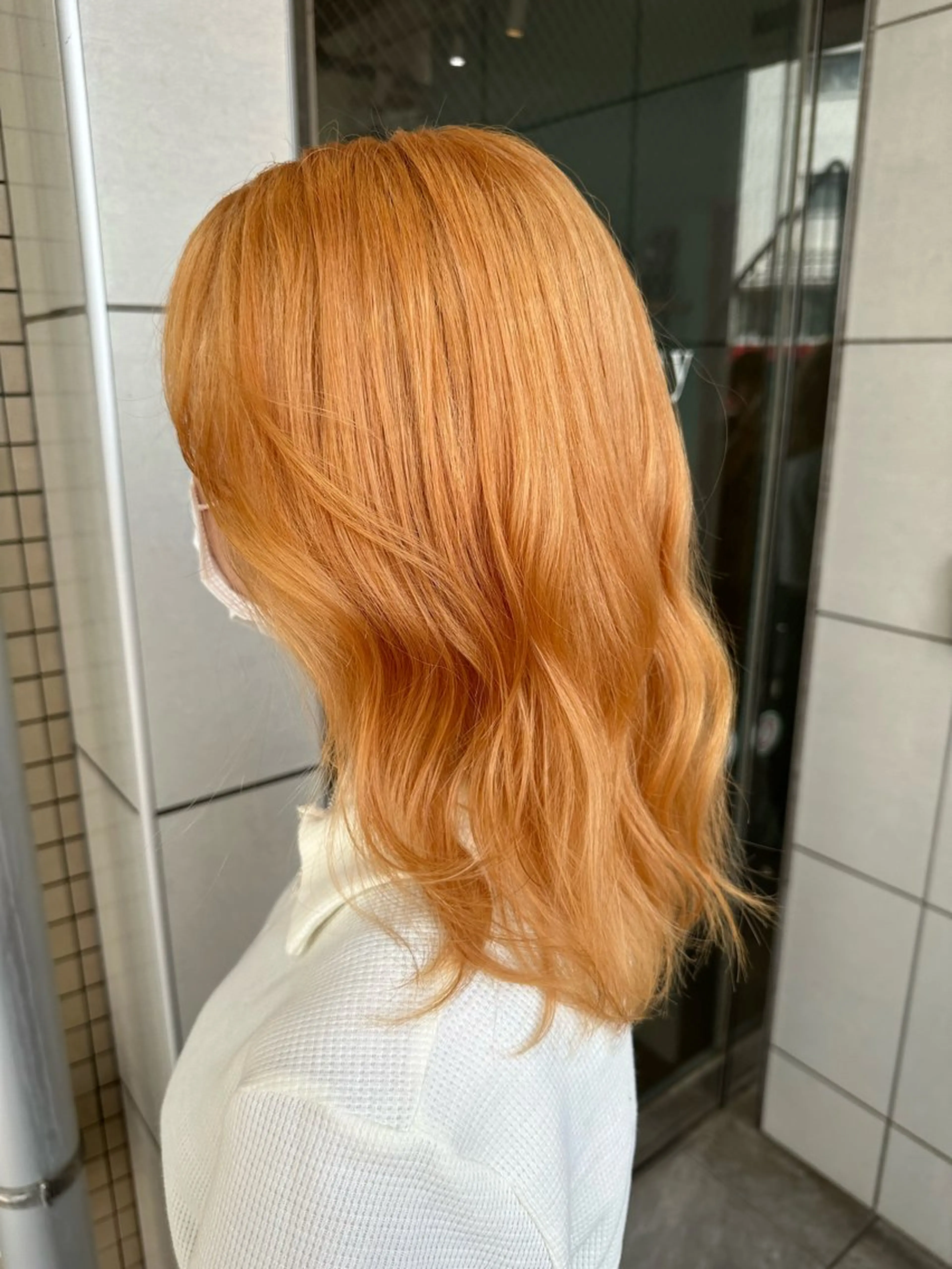 ミディアム カラー ブロンド オレンジ ヘアカラー トリートメント 🧸プルエクステ❤︎ ネイルKAO🧸のヘアスタイル