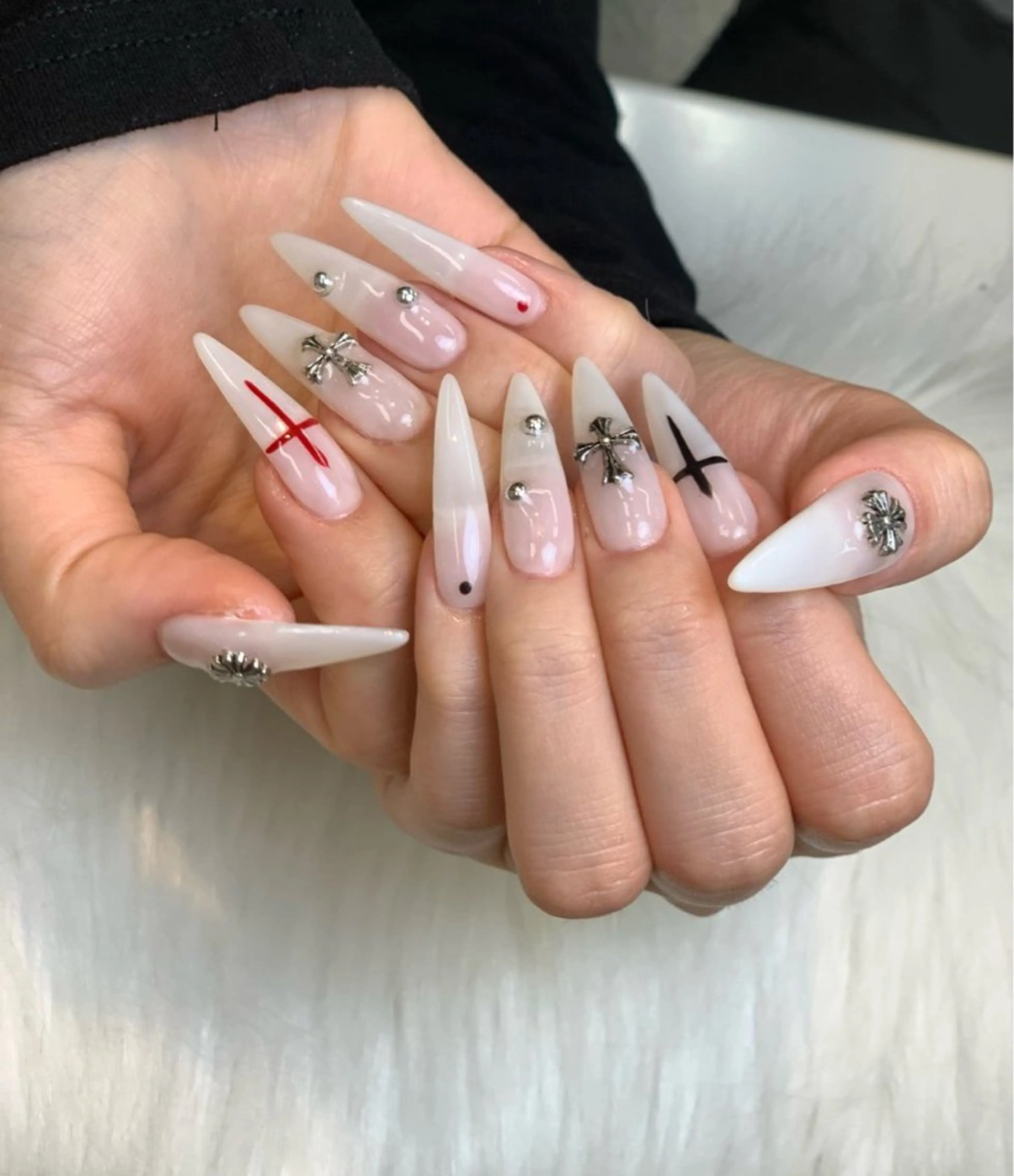 ネイル アートネイル 長さ出し ジェルネイル マグネットネイル ニュアンスネイル Kanao_ CloudyChanのネイルデザイン