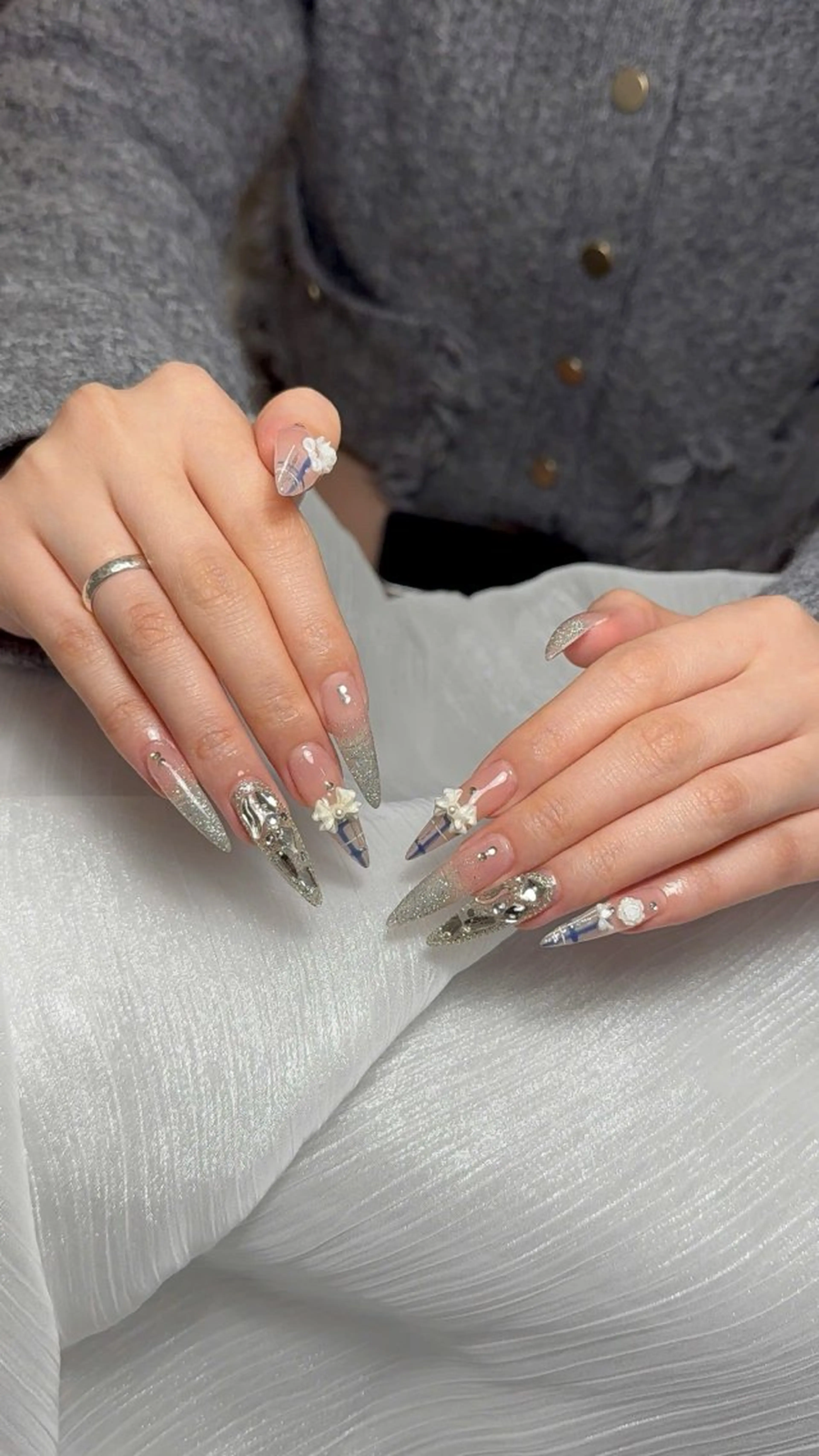 ネイル アニマル柄 オーロラネイル チークネイル フラッシュネイル ジェルネイル ハンドネイル Lyna 池袋のネイルデザイン