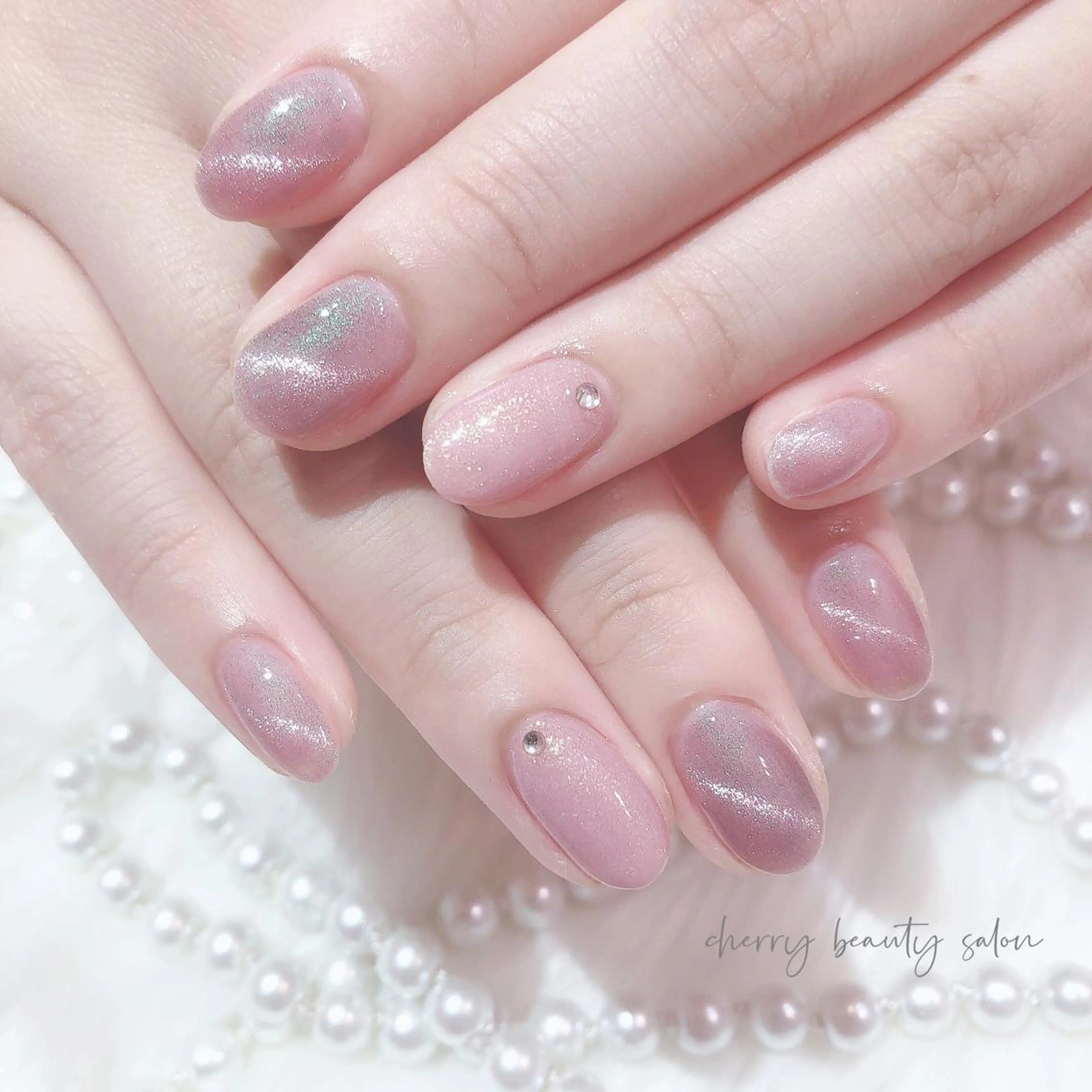 ショート ネイル ストーンネイル SAKURA 🍒のネイルデザイン