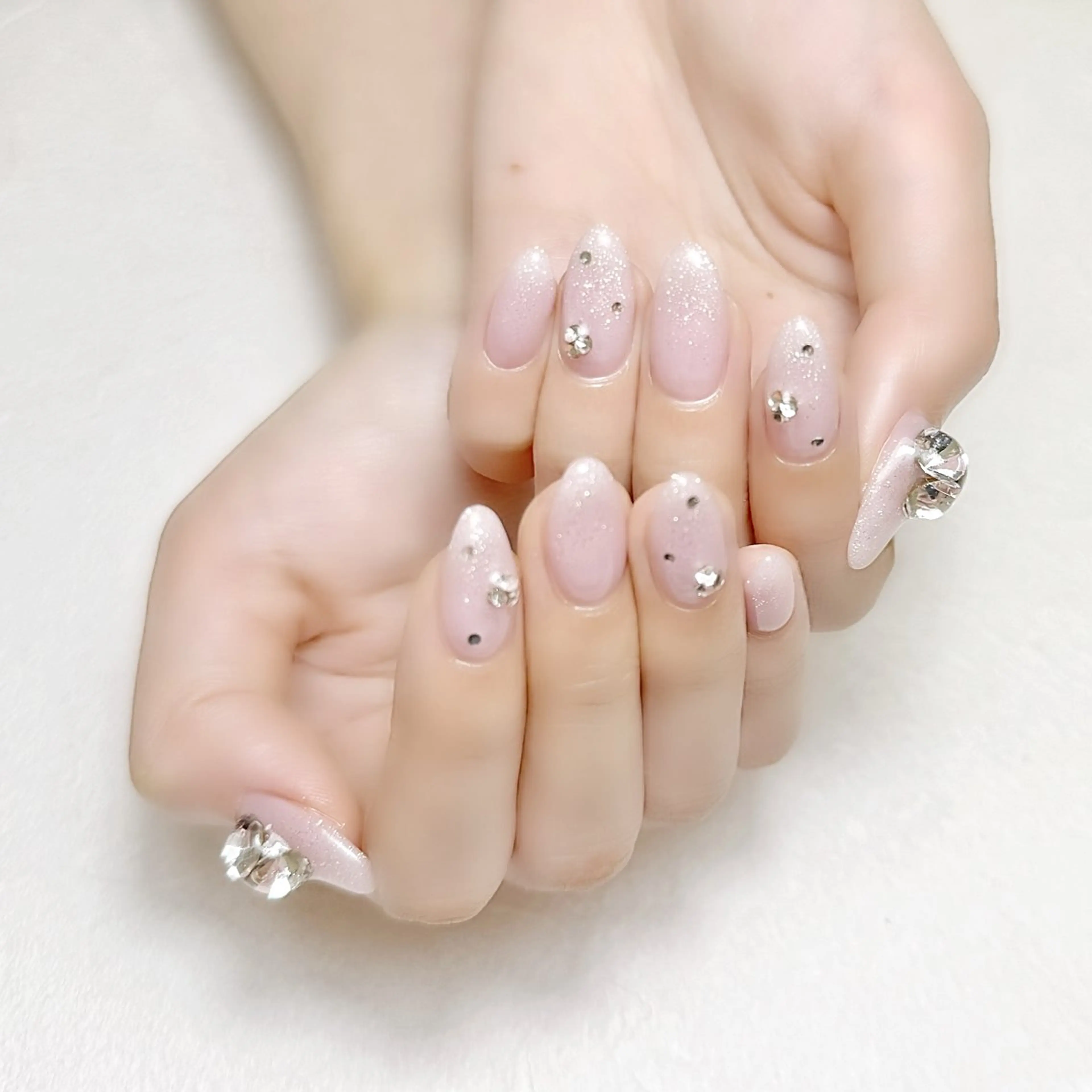 ネイル グラデーション キラキラネイル ピンク ワンホンネイル 冬ネイル rouse nail RISATOのネイルデザイン
