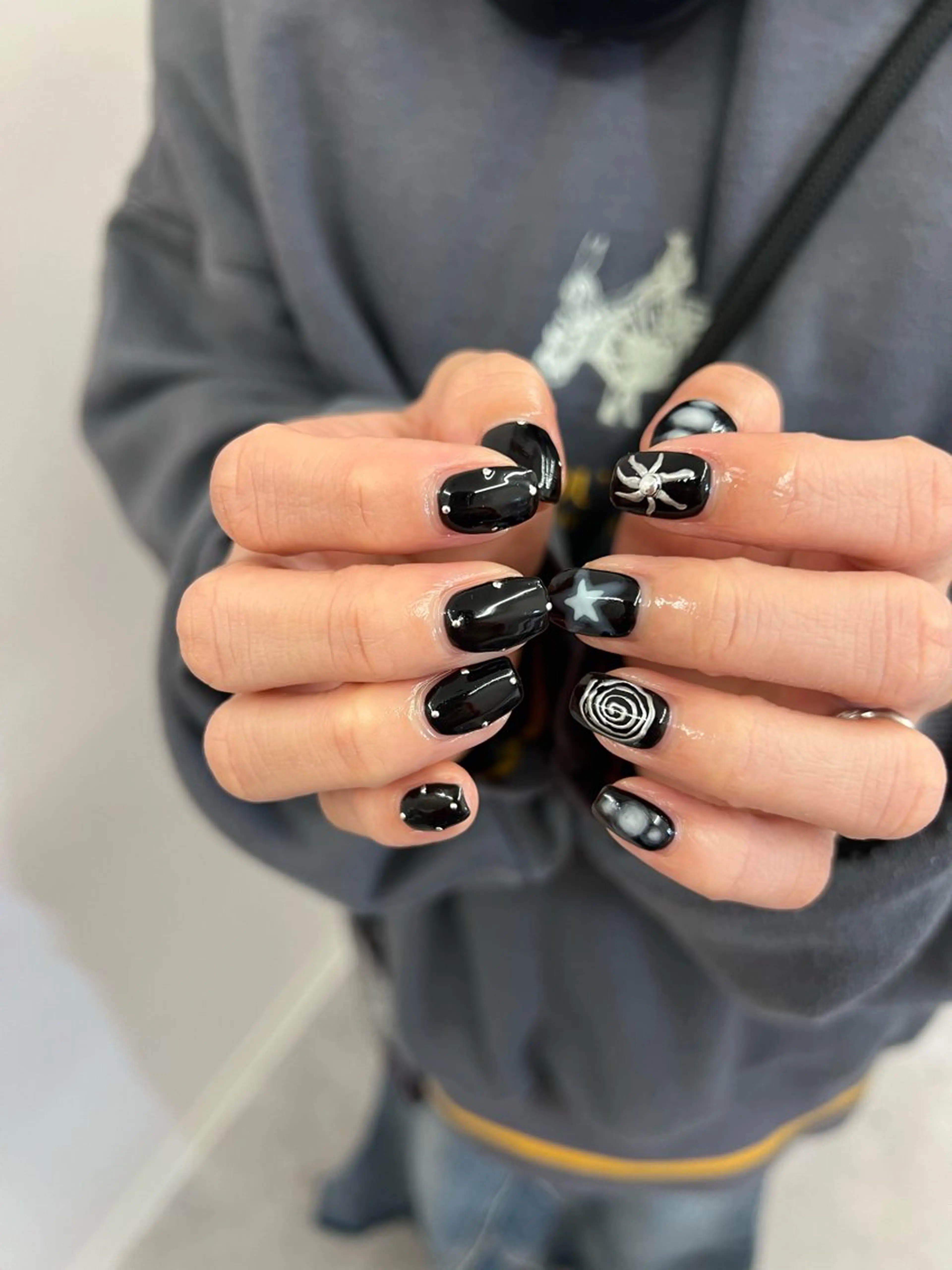 ネイル ジェルネイル マグネットネイル ニュアンスネイル パラジェル シルバー ハンドネイル ハンドケア Bana_ Nailのその他イメージ