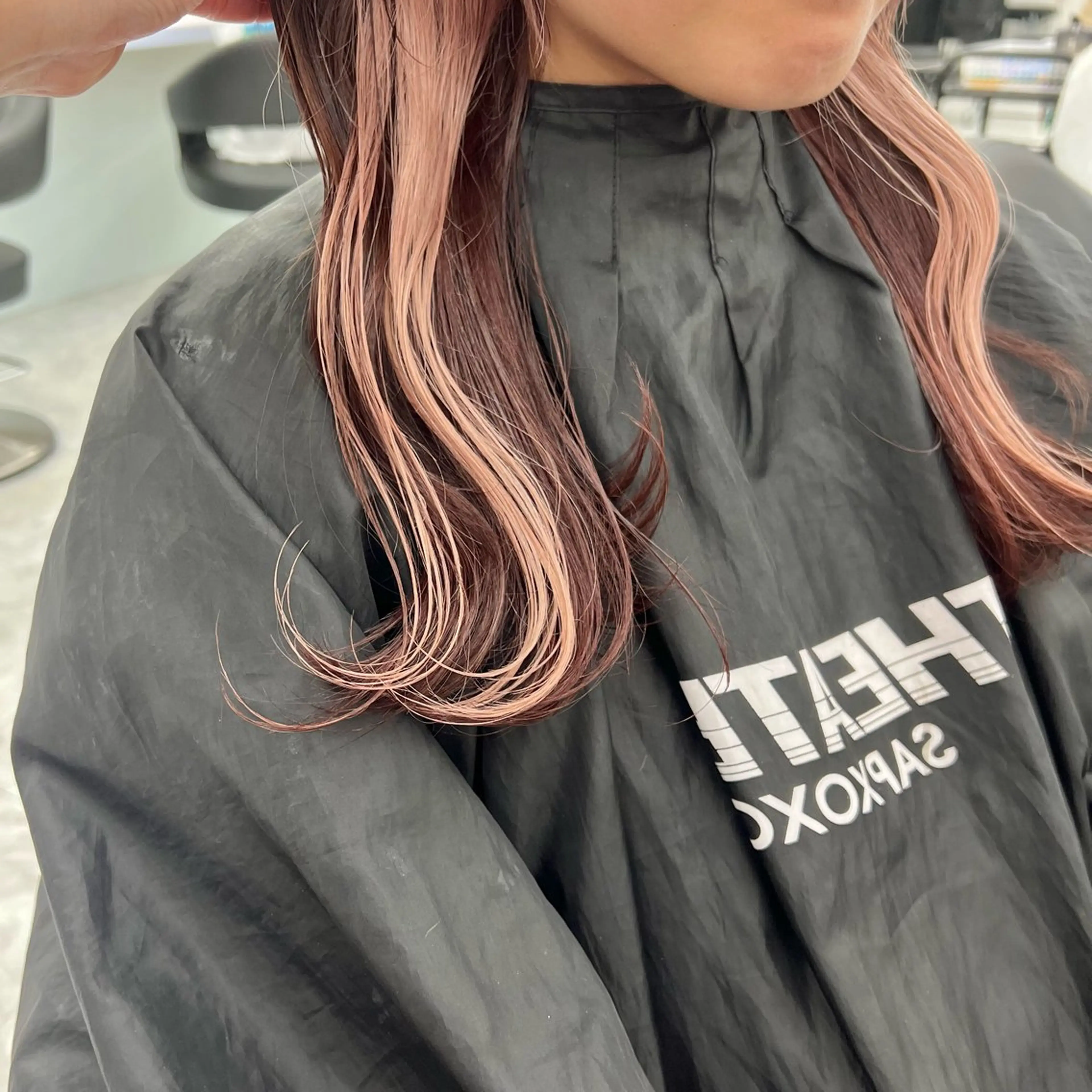 セミロング カラー ヘアカラー トリートメント ヘッドスパ ヘアセット 韓国スタイル🇰🇷 トレンドレイヤー🪡のヘアスタイル