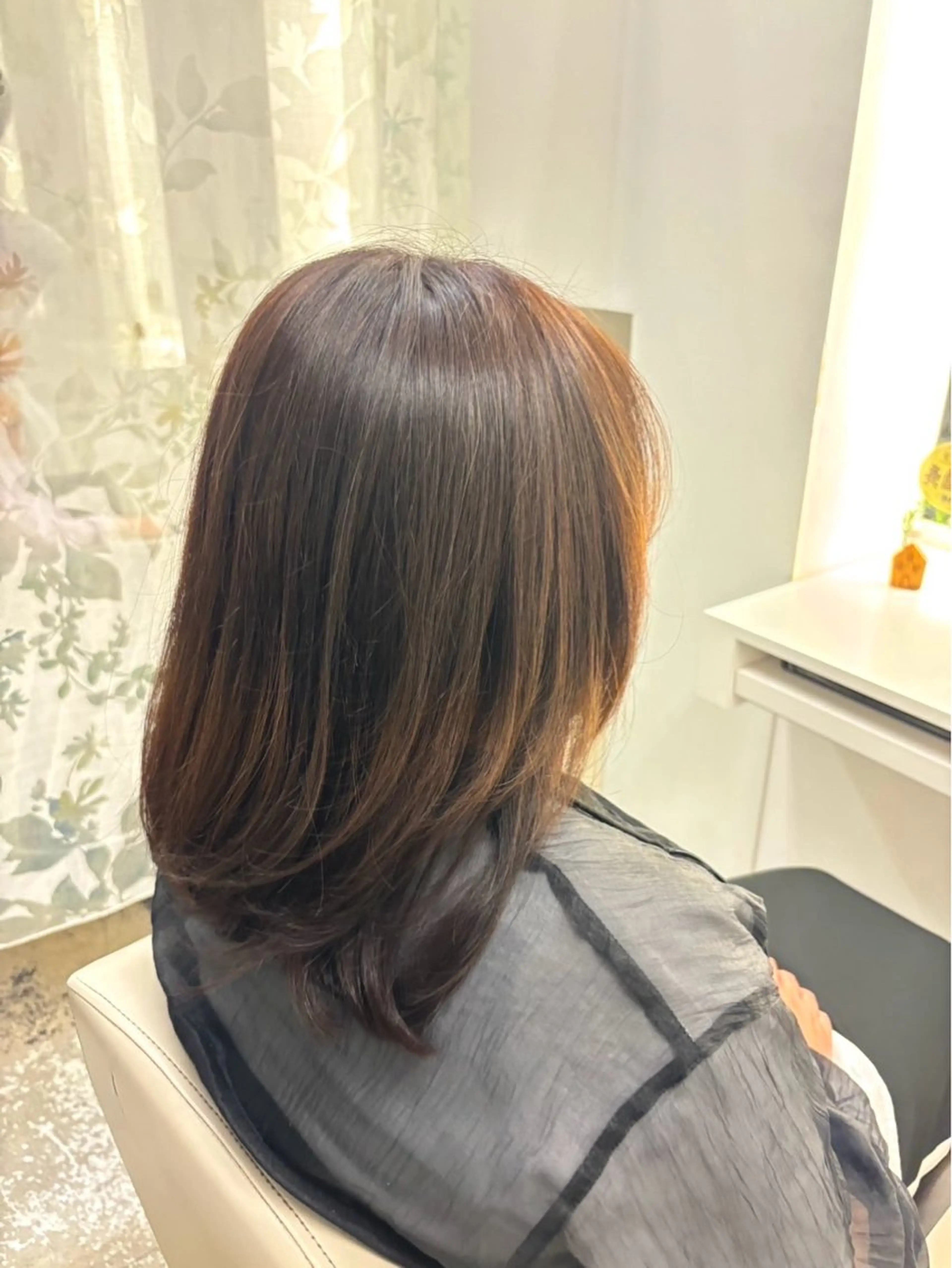 ミディアム カラー ブリーチ ブルーカラー ブラウンカラー パシフィック・ダズール所属・賀島 大智のヘアスタイル