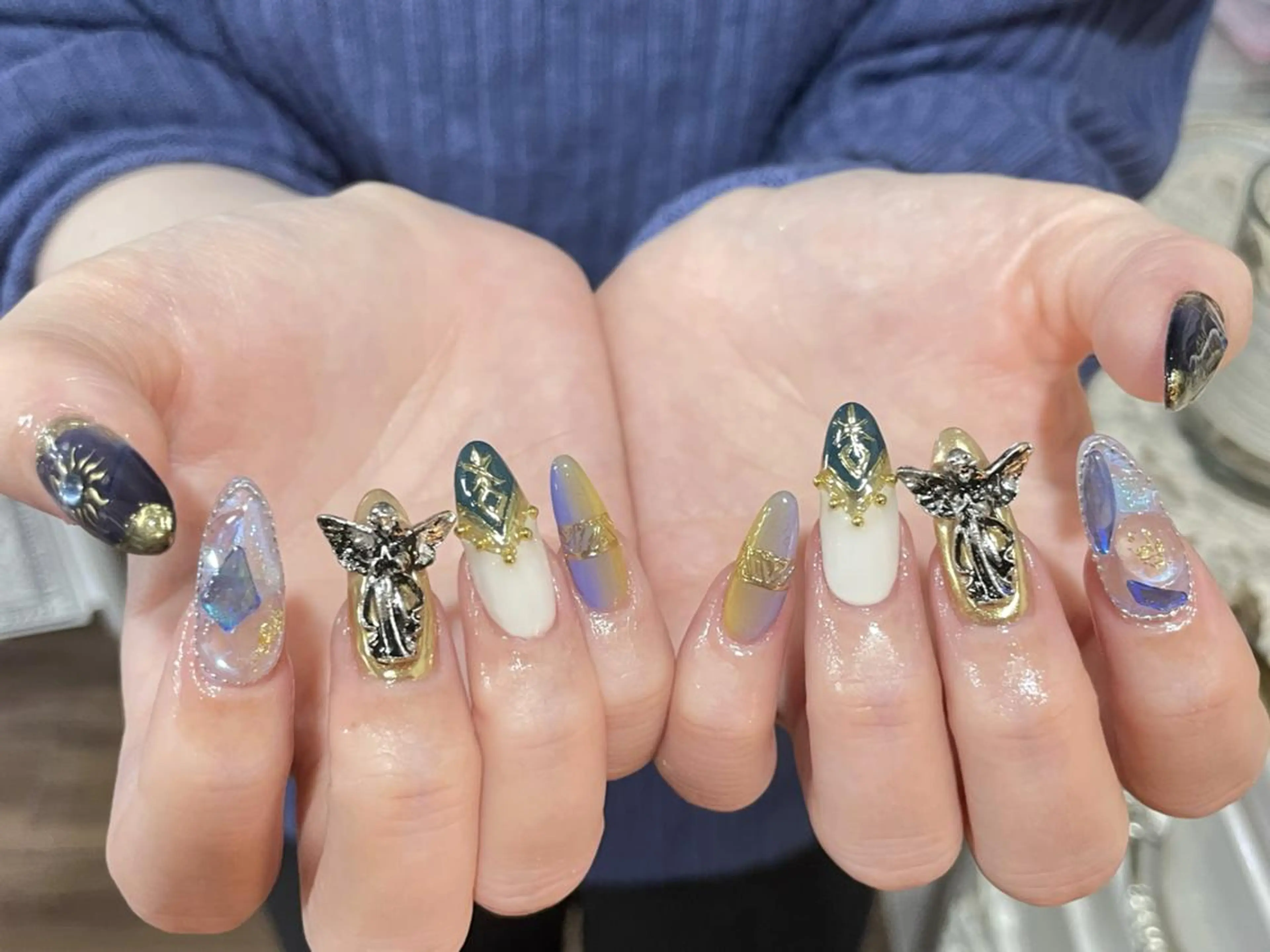 ネイル ジェルネイル キラキラネイル 韓国ネイル ラメ(グリッター) マグネットネイル One plus StudioNailのネイルデザイン