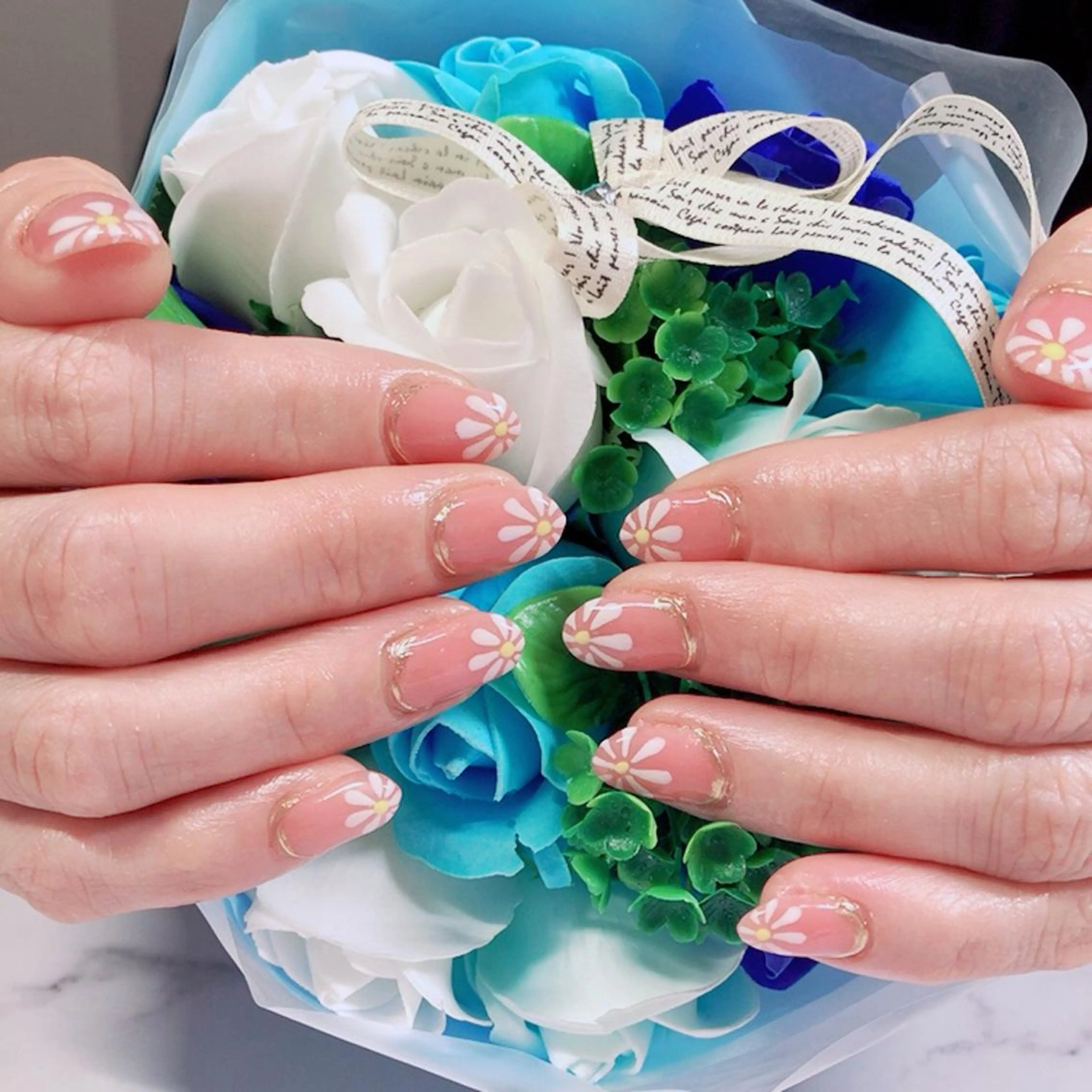 ネイル 持ち込み 奥園 良恵のネイルデザイン