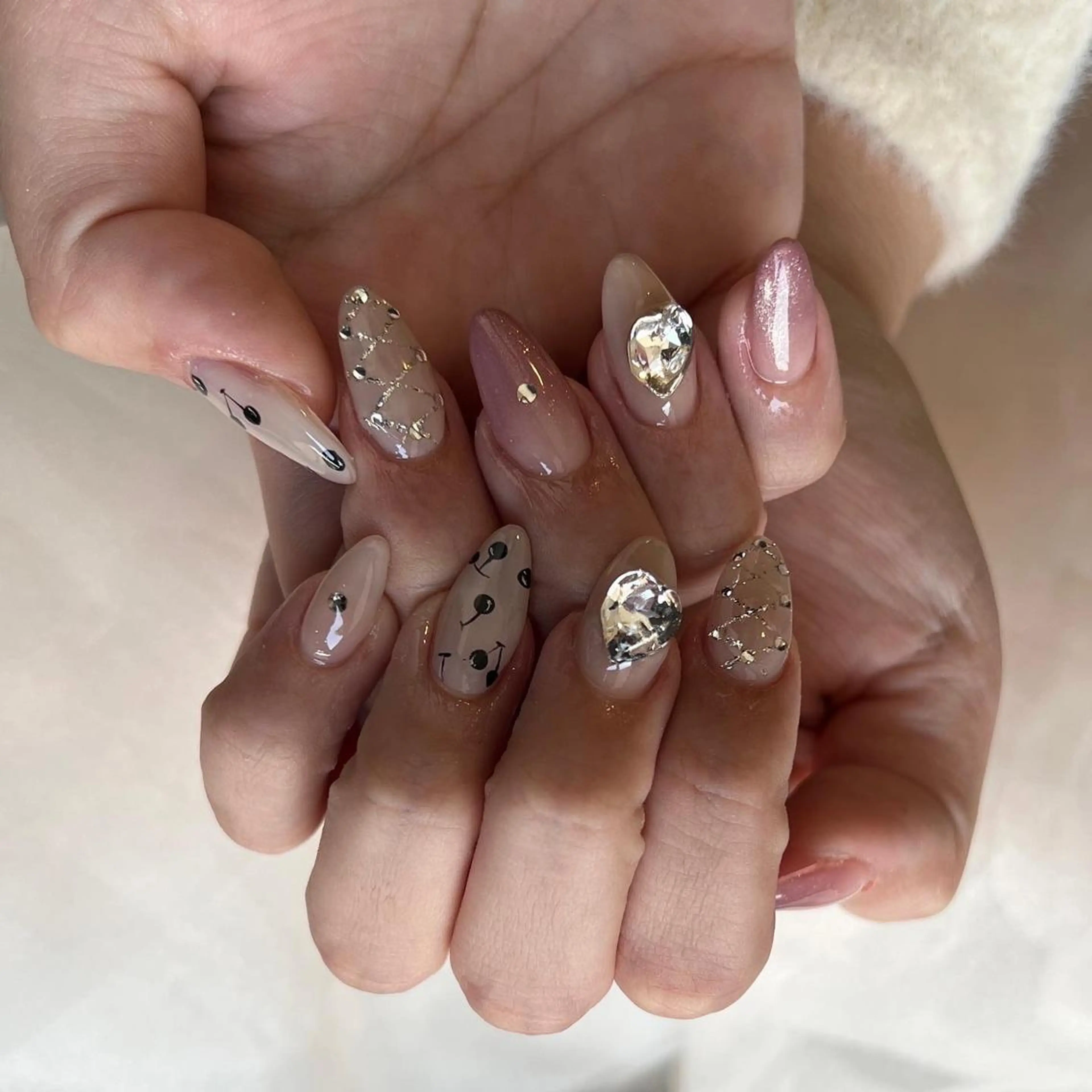 ネイル 黒葛原 めぐみのネイルデザイン