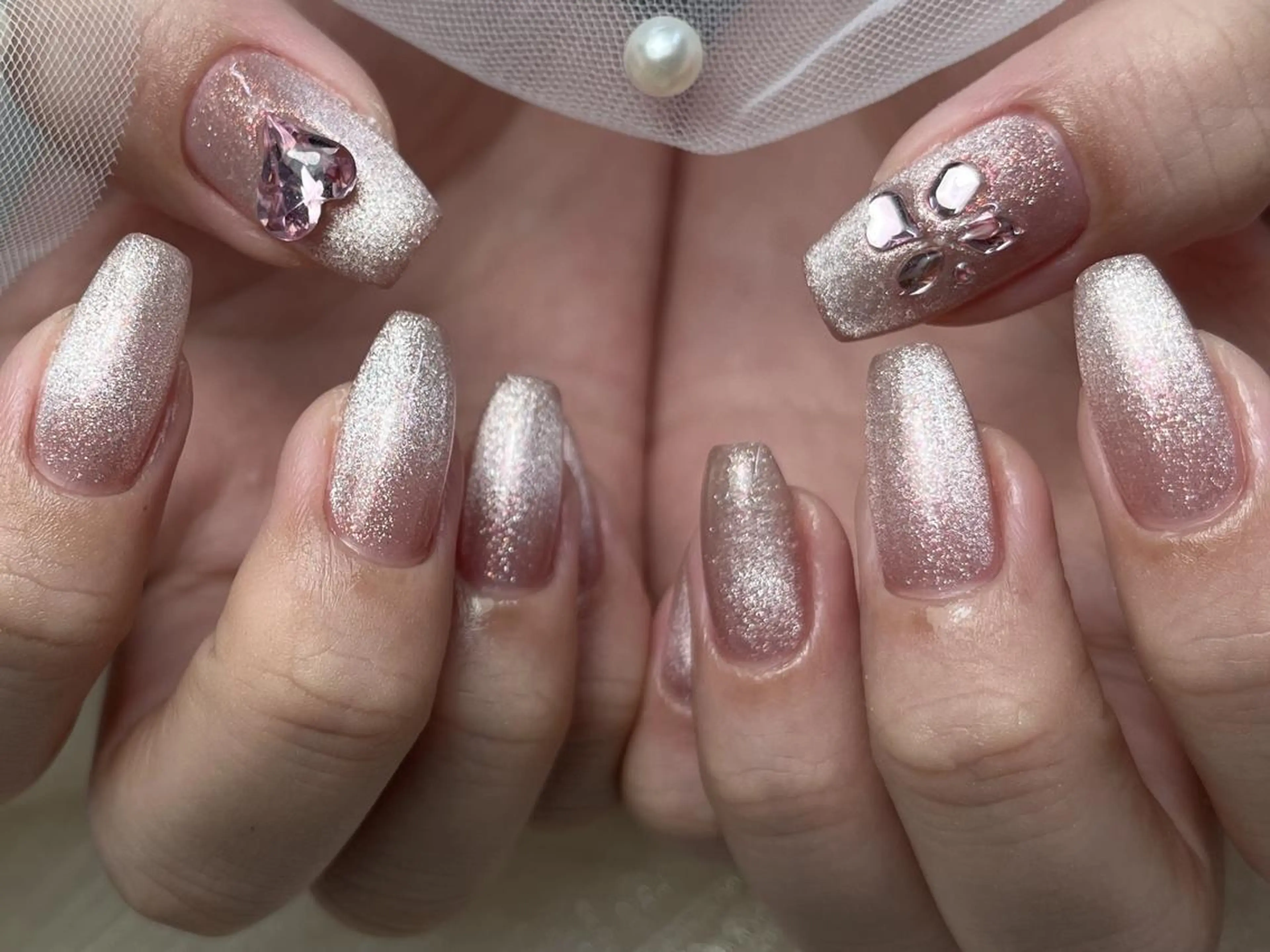ネイル グラデーション ハート ラメ(グリッター) ピンク ハンドネイル ハンドケア ToliyDeliy Nail Salonのネイルデザイン