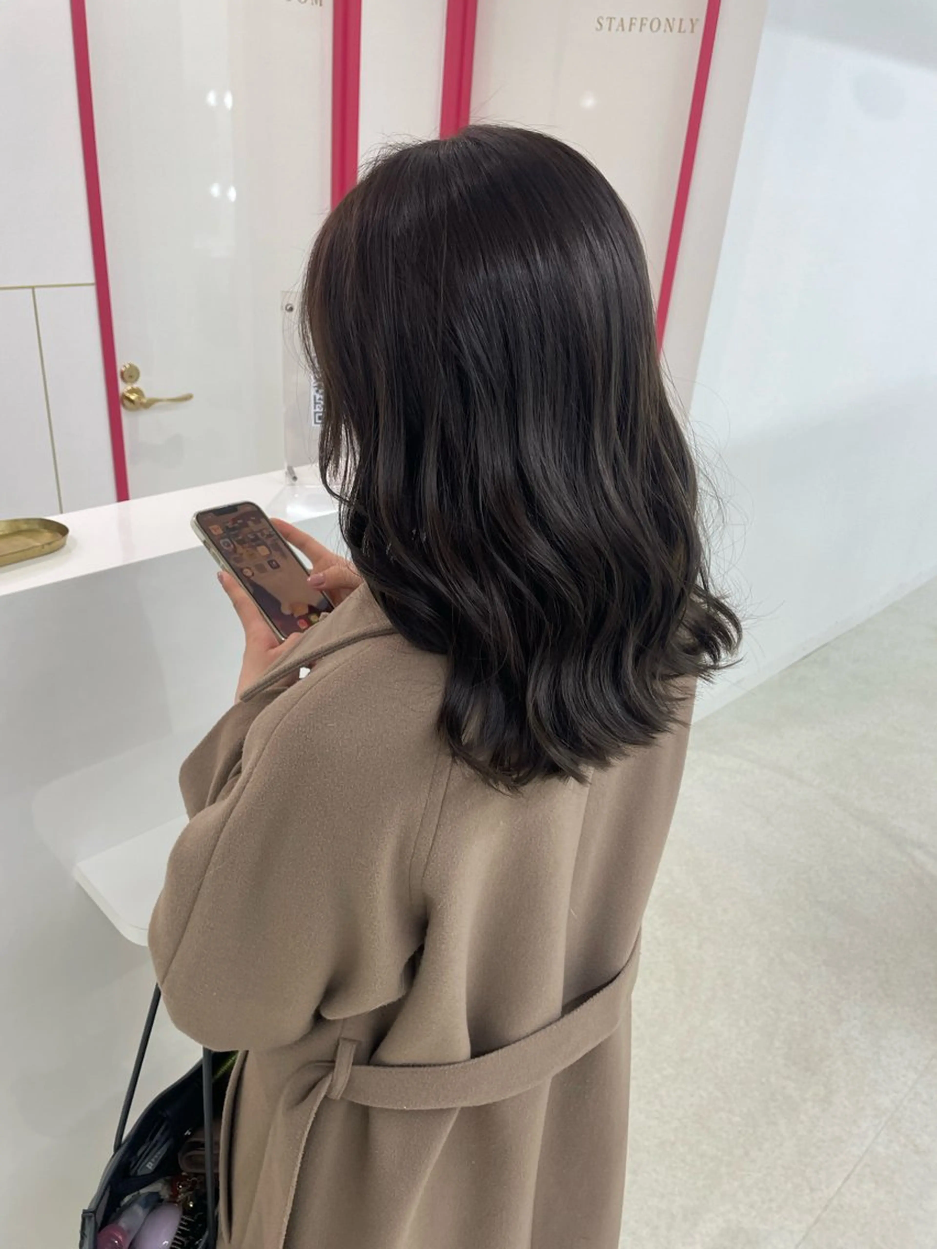 ミディアム カラー カット ヘアカラー トリートメント 冨木 雄斗のヘアスタイル