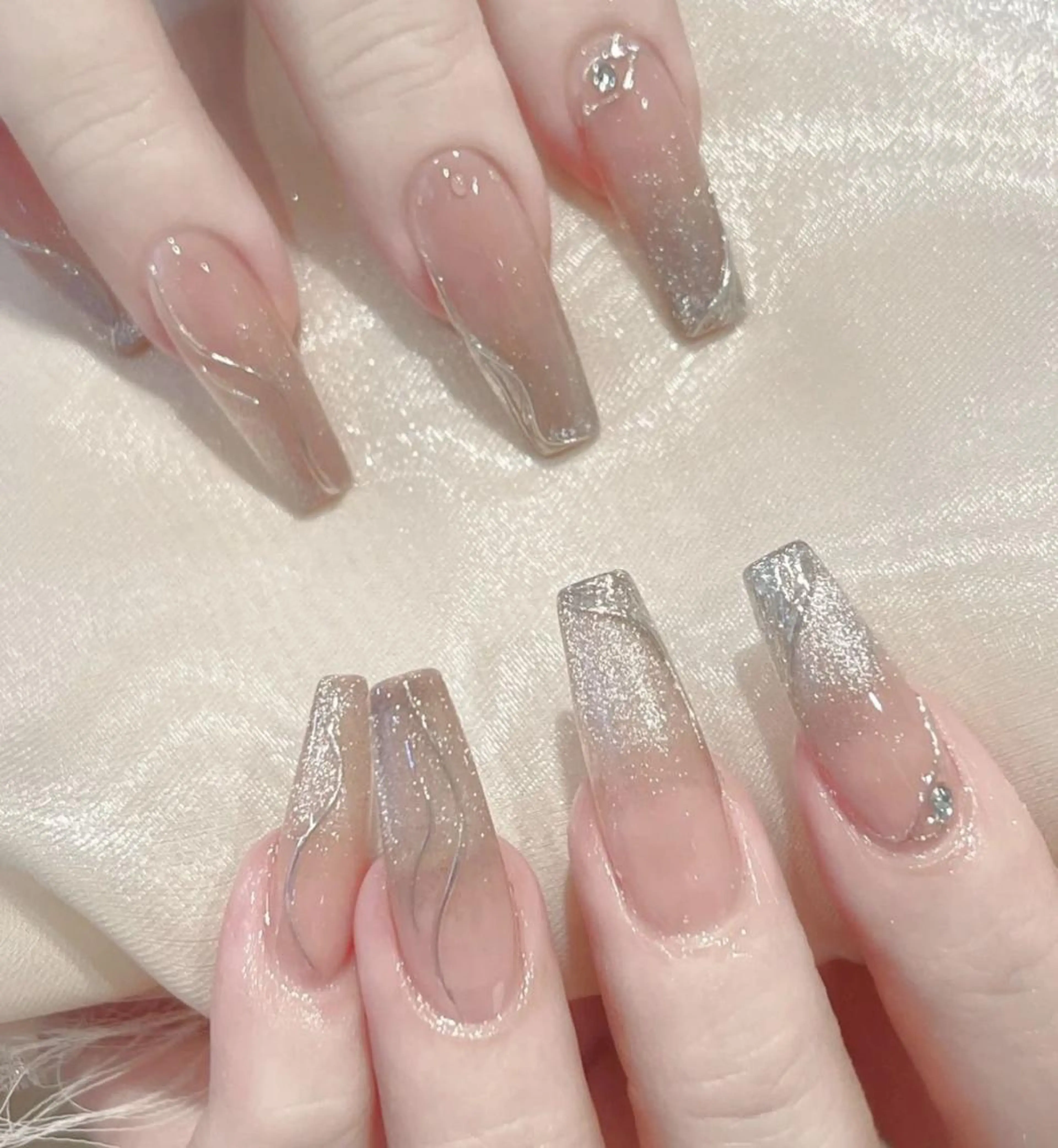 ネイル アートネイル 長さ出し ネイルチップ Queens ゲンのネイルデザイン