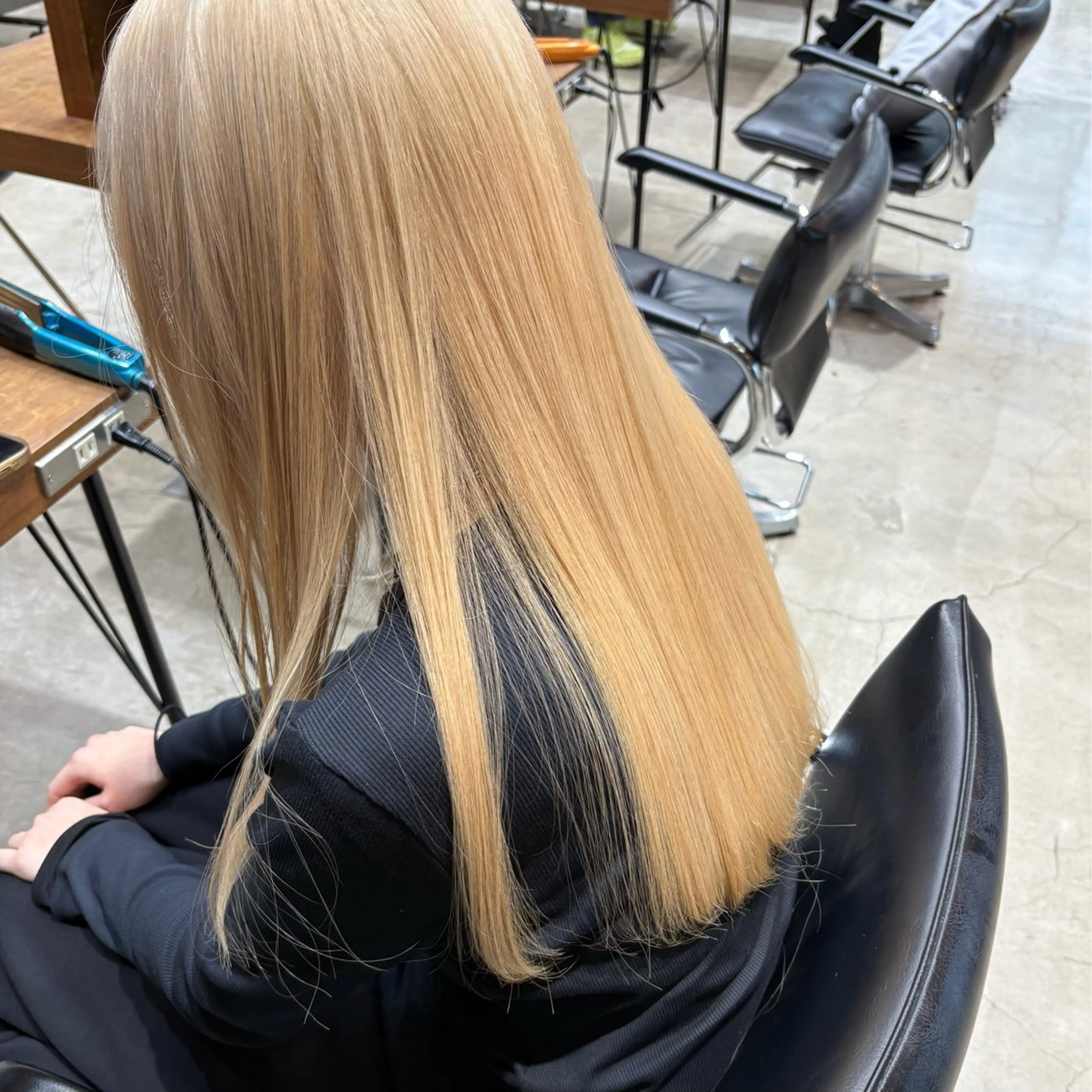 ロング カラー ヘアアレンジ ブリーチカラー特化 🌱/渡邉日向のヘアスタイル