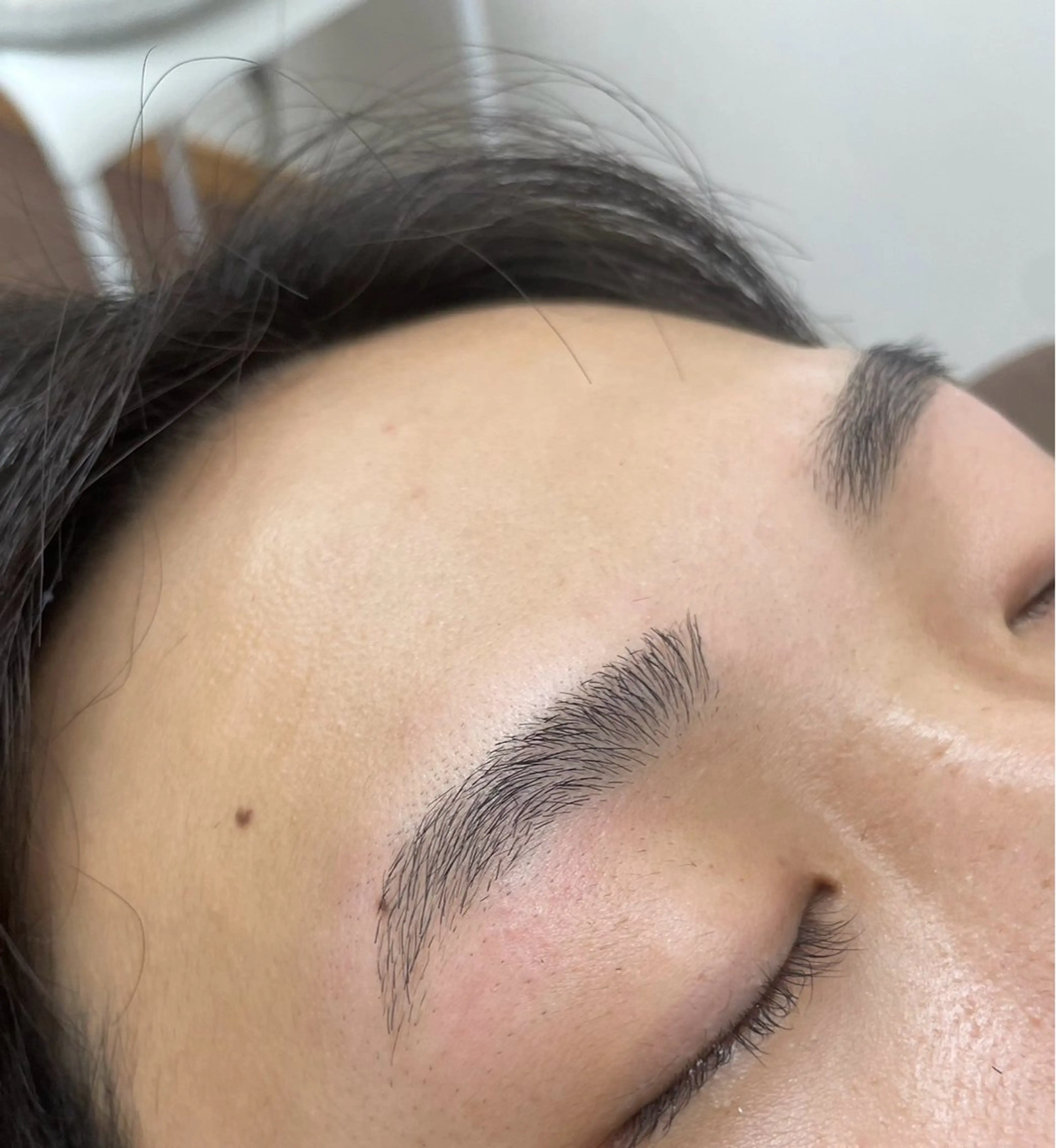 メンズ アイブロウ 眉カット メンズアイブロウ Happiness ビューティーサロンの眉毛・アイブロウイメージ