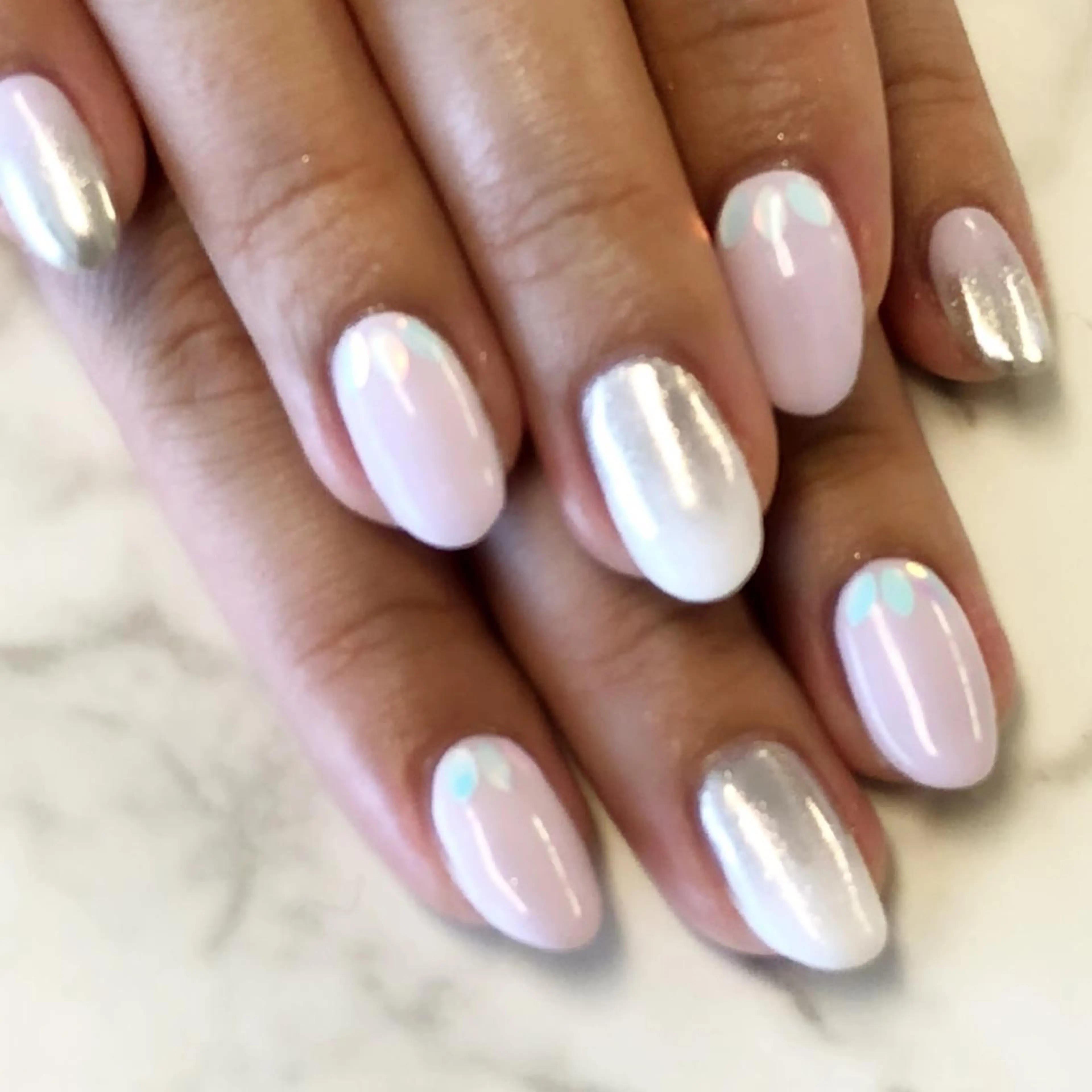 ネイル グラデーション ミラーネイル KIREIE NAILSのネイルデザイン