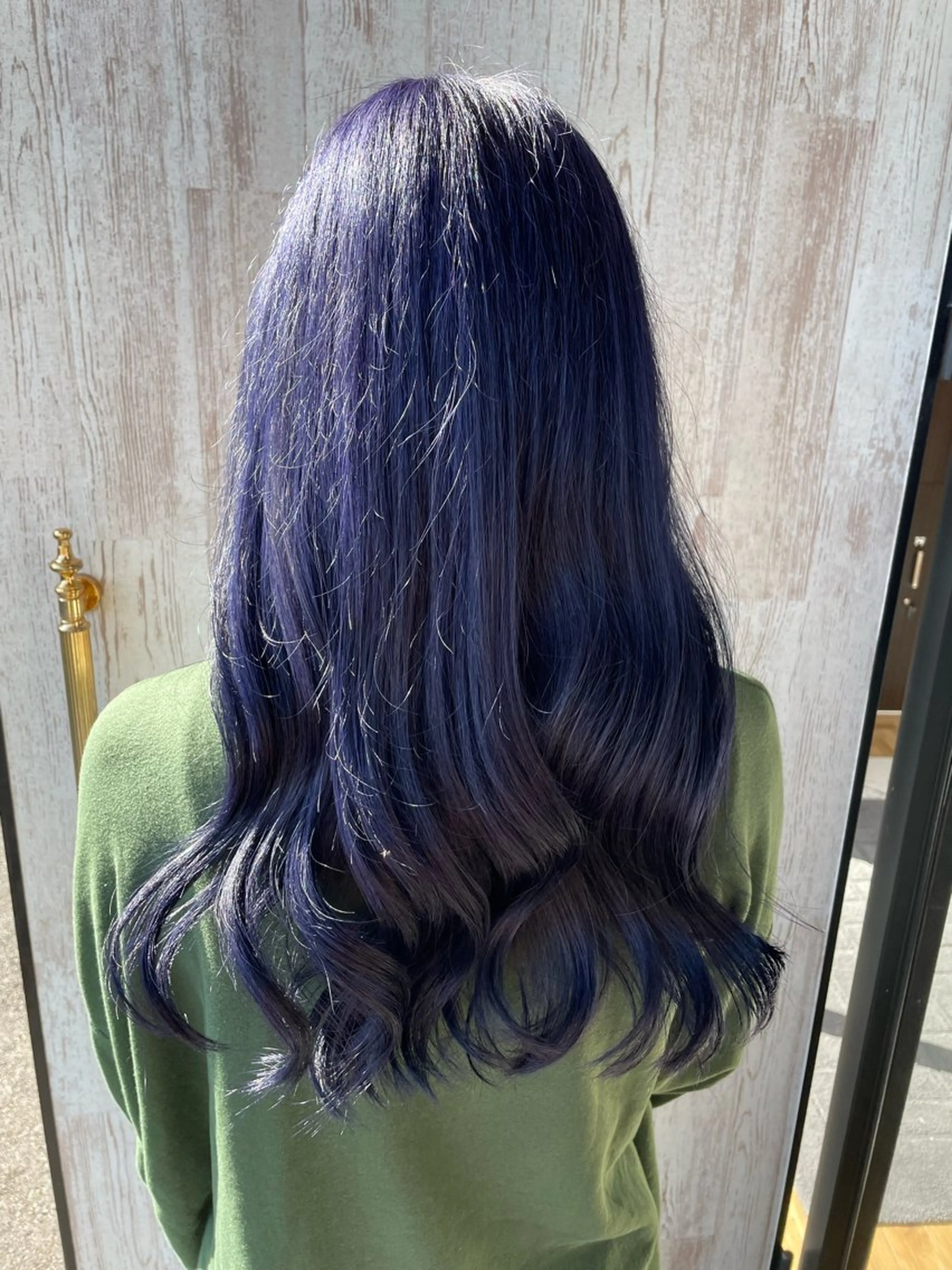 カラー ブルーカラー ラベンダーカラー 岡村 真子のヘアスタイル