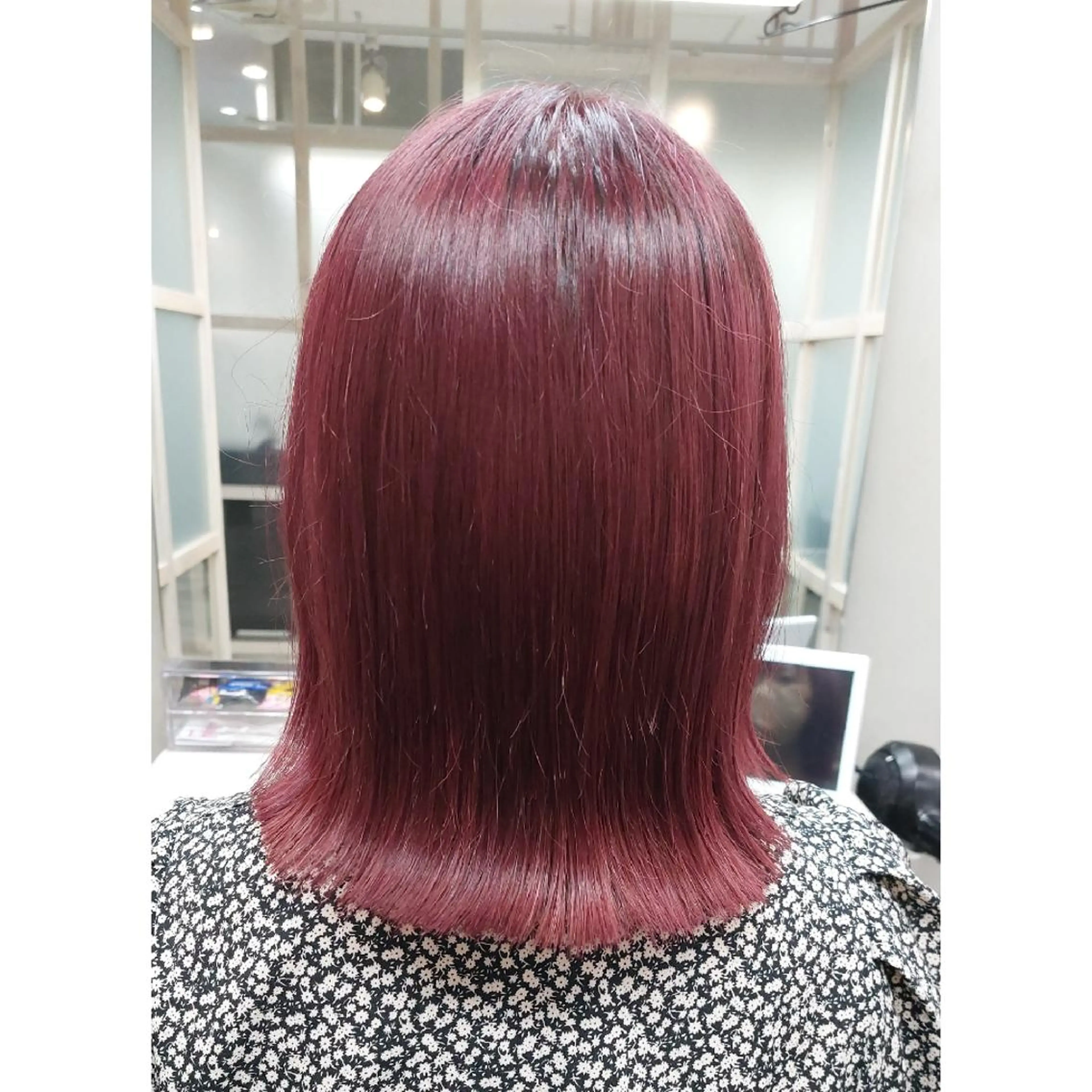 ミディアム カラー TOCCA　 HARUKA　のヘアスタイル