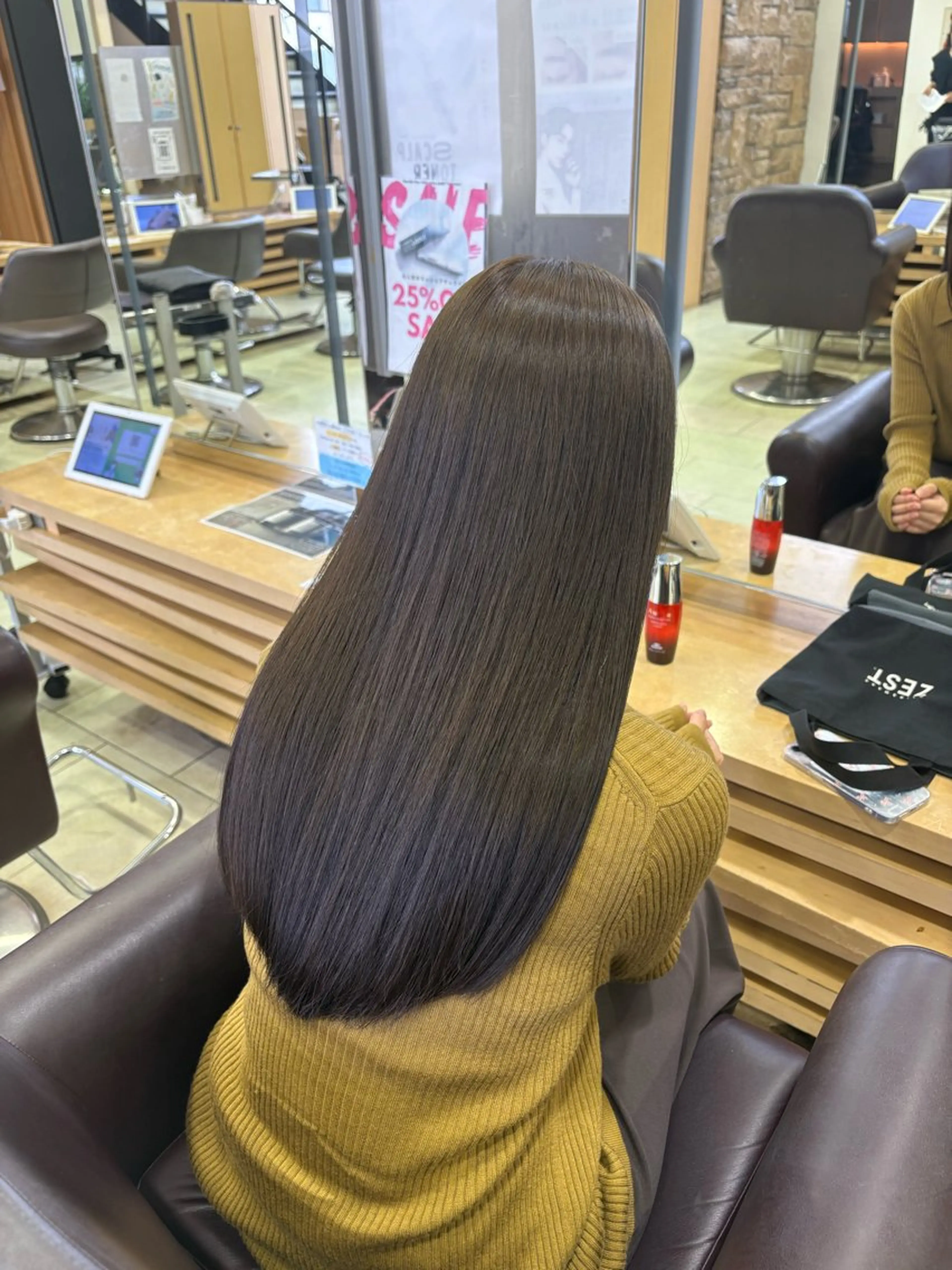 ロング カラー カット ヘアカラー トリートメント フェザーパーマ🪶 シャドウ/ジュンエイのヘアスタイル