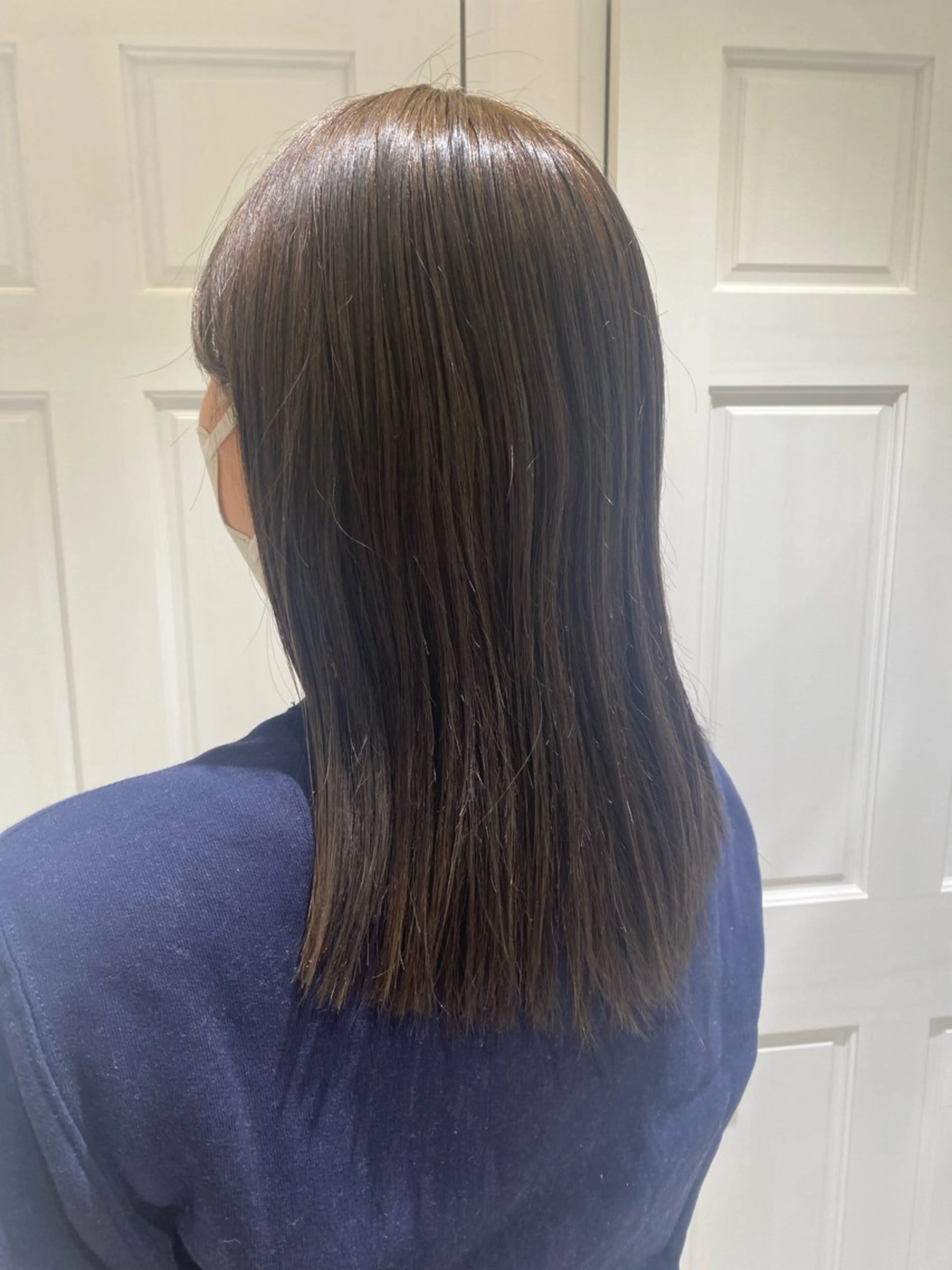 ミディアム カット カラー／ブリーチ しほのヘアスタイル