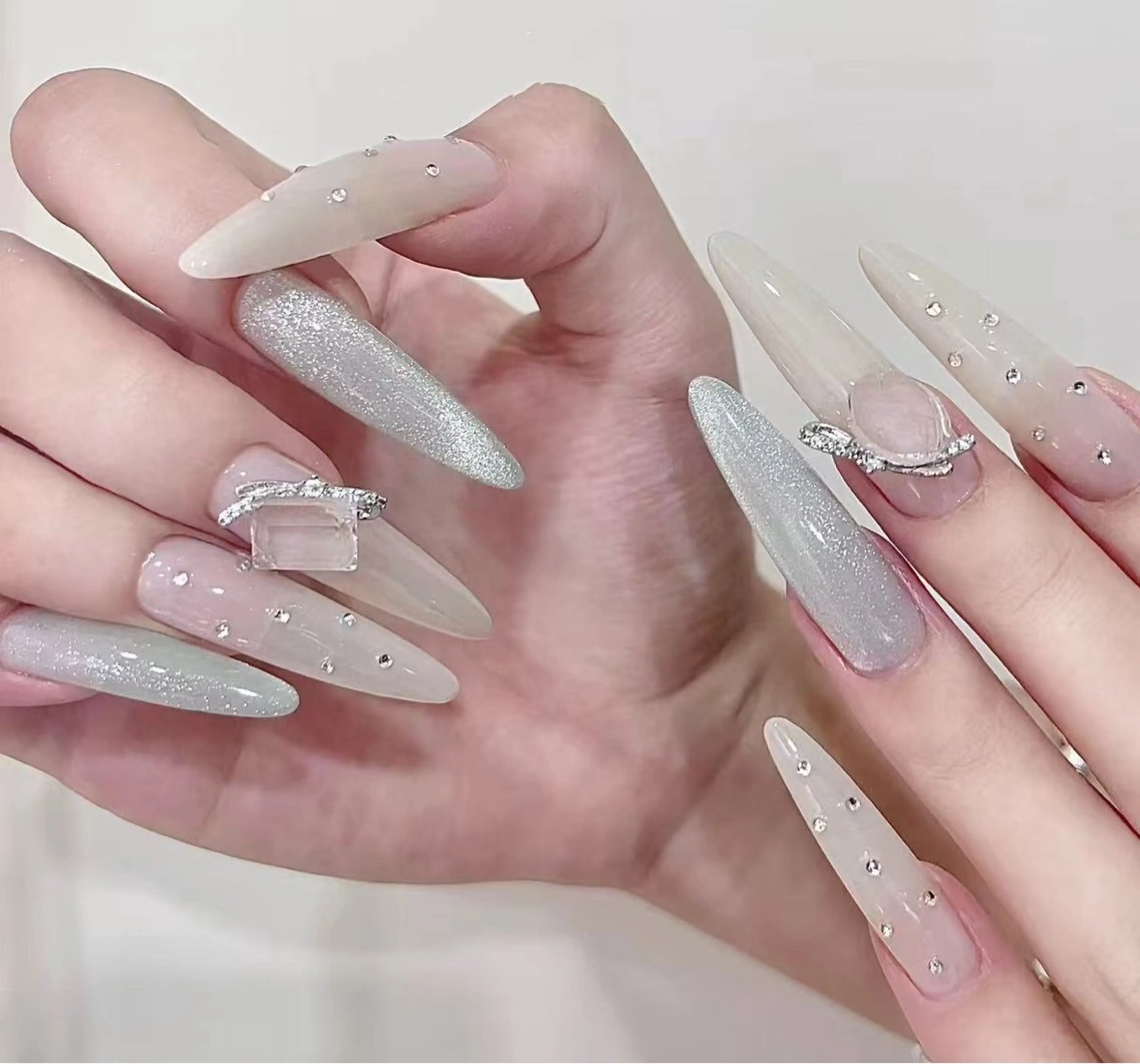 ネイル オーロラネイル フラワーネイル フットネイル フレンチネイル ジェルネイル ハンドネイル BabyYouMi nailのネイルデザイン