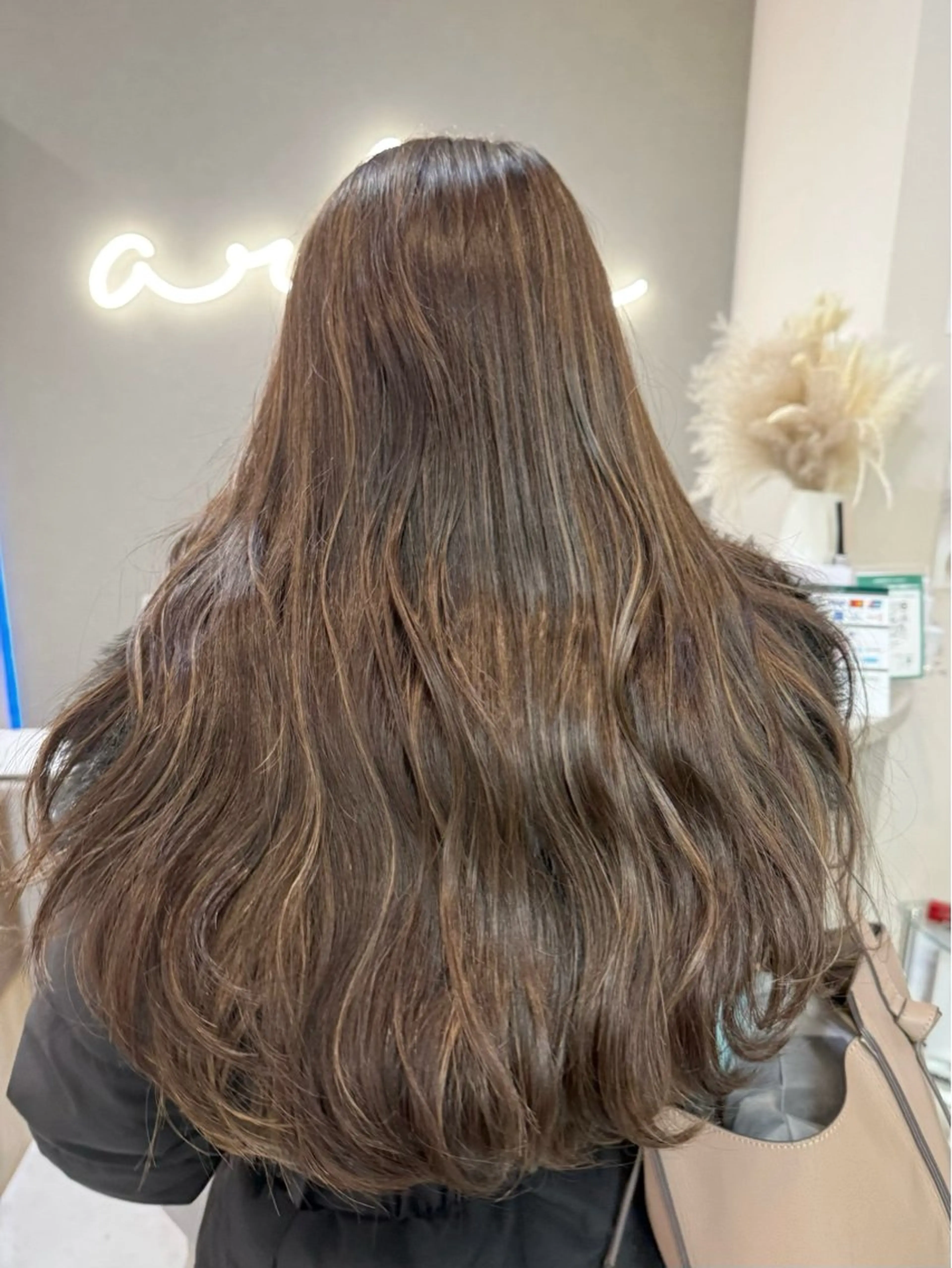 ロング ヘアカラー ハイトーン×艶カラー 🤍MIZUKIのヘアスタイル