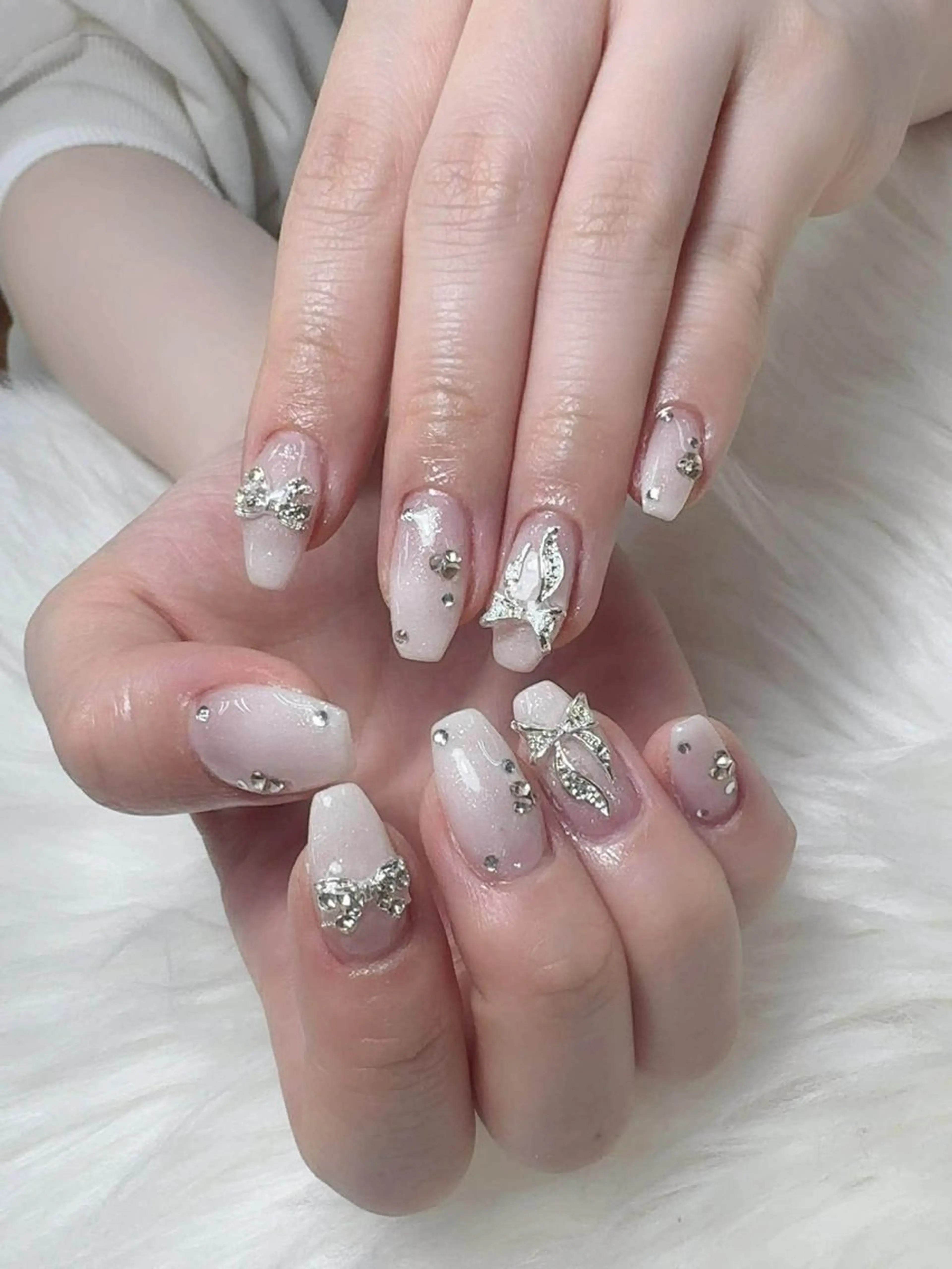 ネイル べっ甲ネイル チークネイル フラッシュネイル フットネイル フレンチネイル ハンドネイル Squeen Nailのネイルデザイン