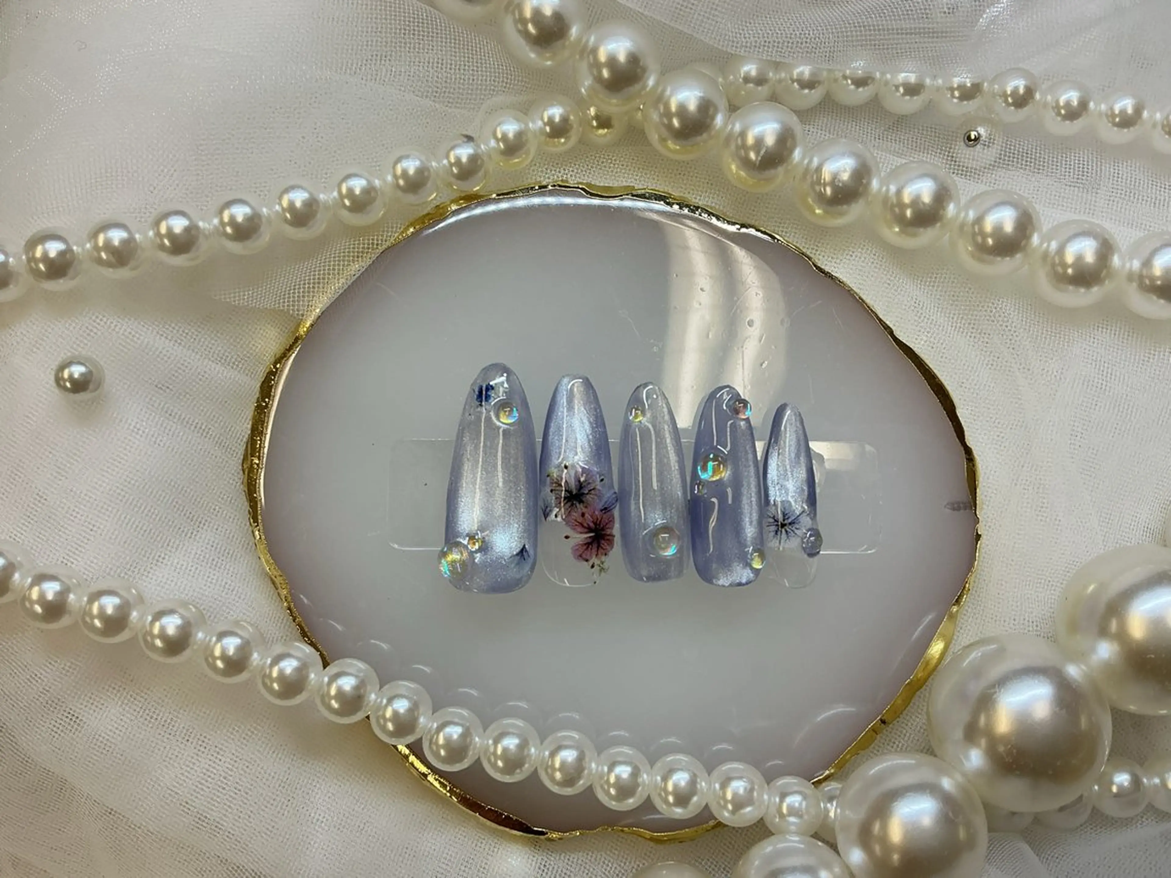 ネイル 長さ出し フレンチネイル ジェルネイル ガラスフレンチ マグネットネイル クイーンズネイル銀座所属・Queeens nailのネイルデザイン