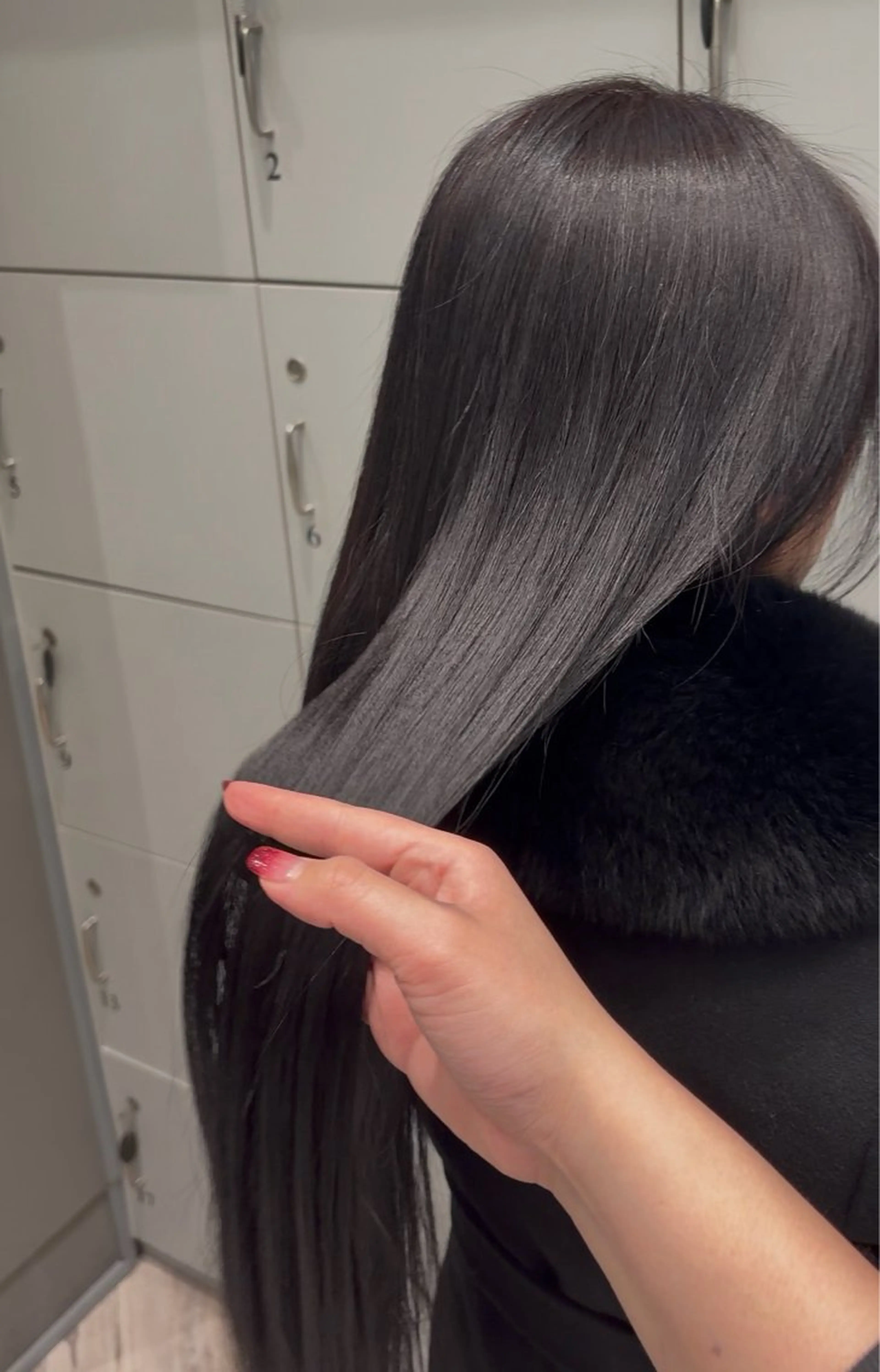 ロング カラー earth銀座 青山🩵のヘアスタイル