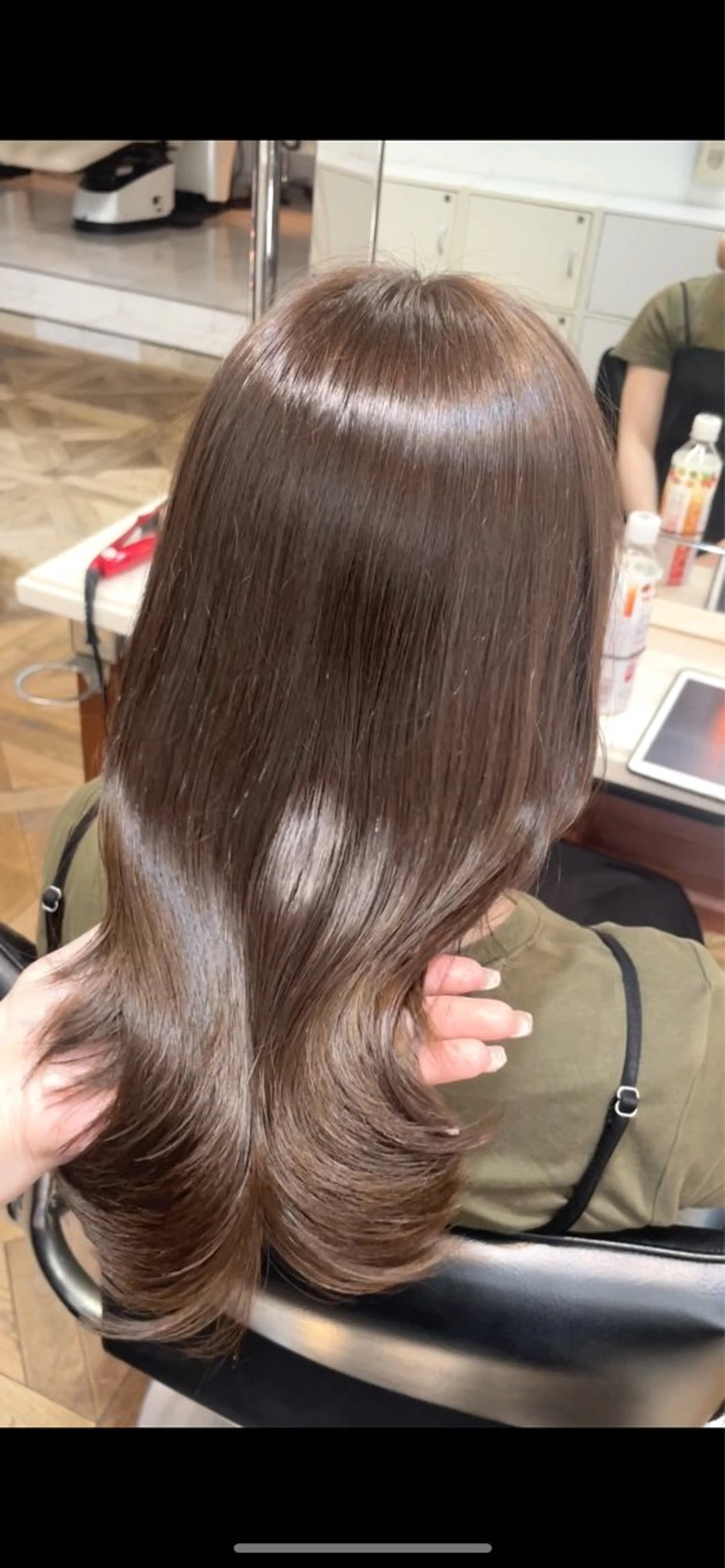 ミディアム カラー ベージュカラー ブリーチ グレージュ ブリーチなしカラー オリーブベージュ カット ヘアカラー トリートメント BEBE所属・ご新規様限定 透明感カラーKANAのヘアスタイル