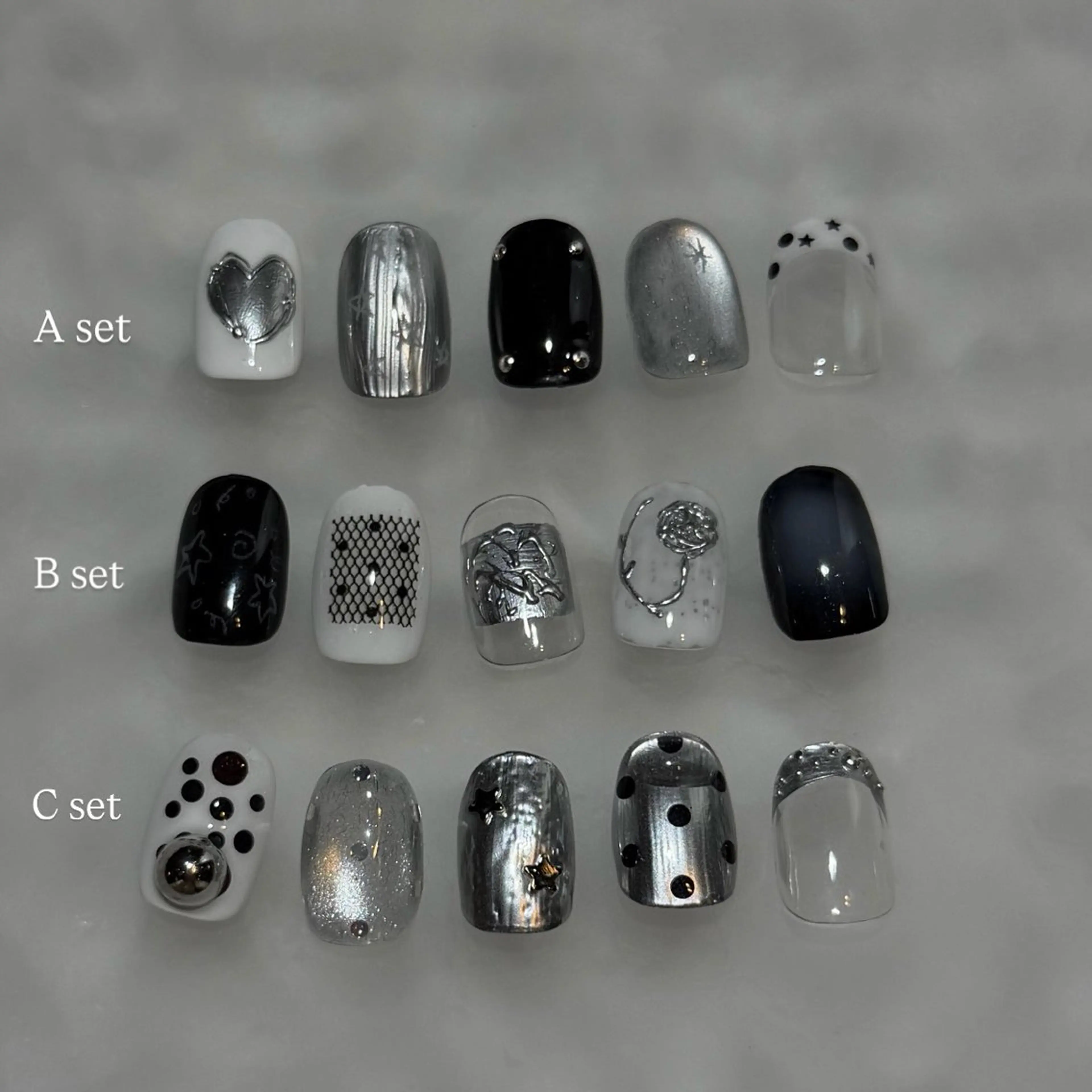 ネイル 韓国ネイル マグネットネイル nail｡𖦹° KARINのネイルデザイン