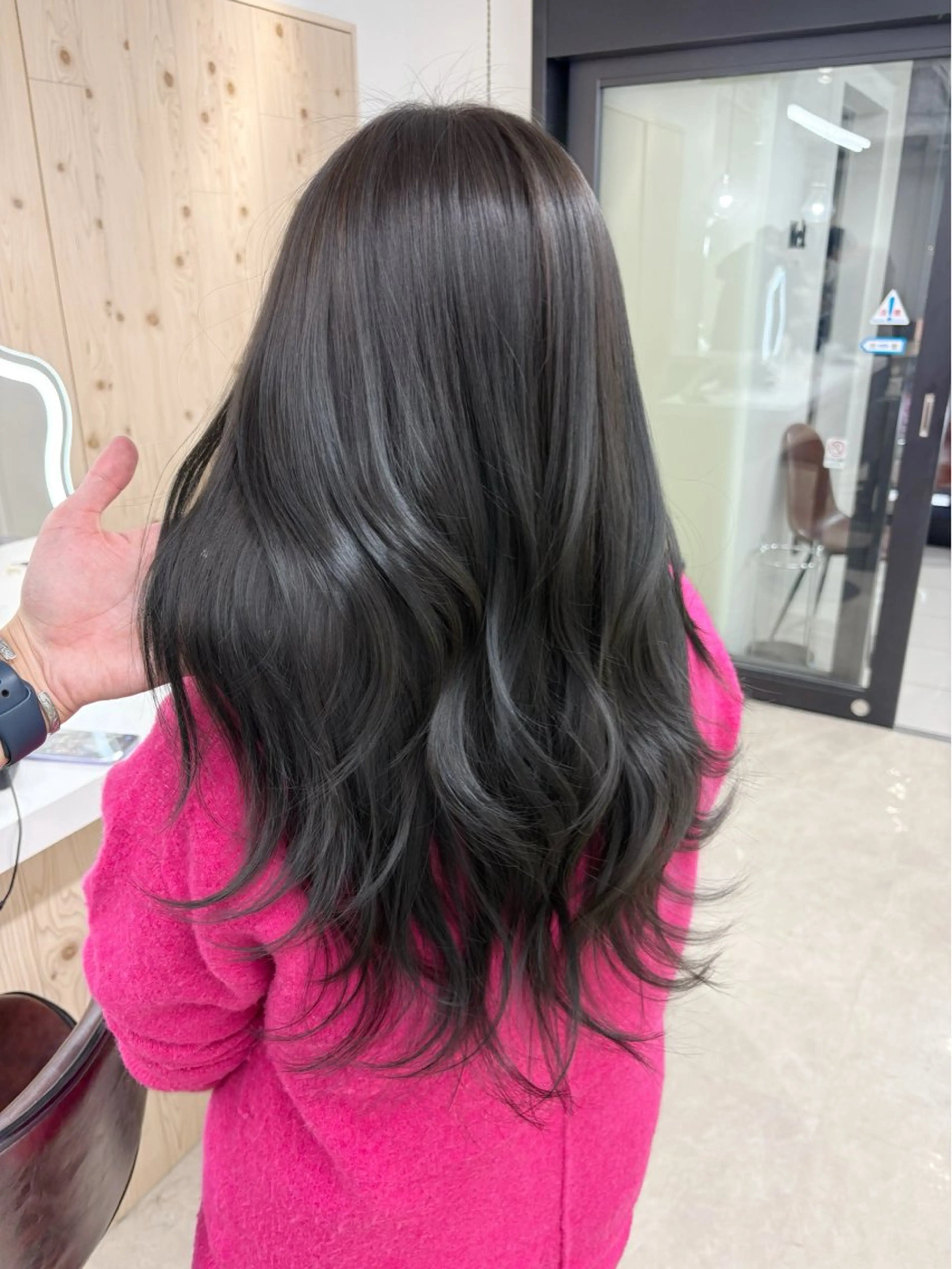 ロング カット ヘアカラー トリートメント ヘアセット 新宿/韓国ヘア/ 髪質改善ストレートのヘアスタイル