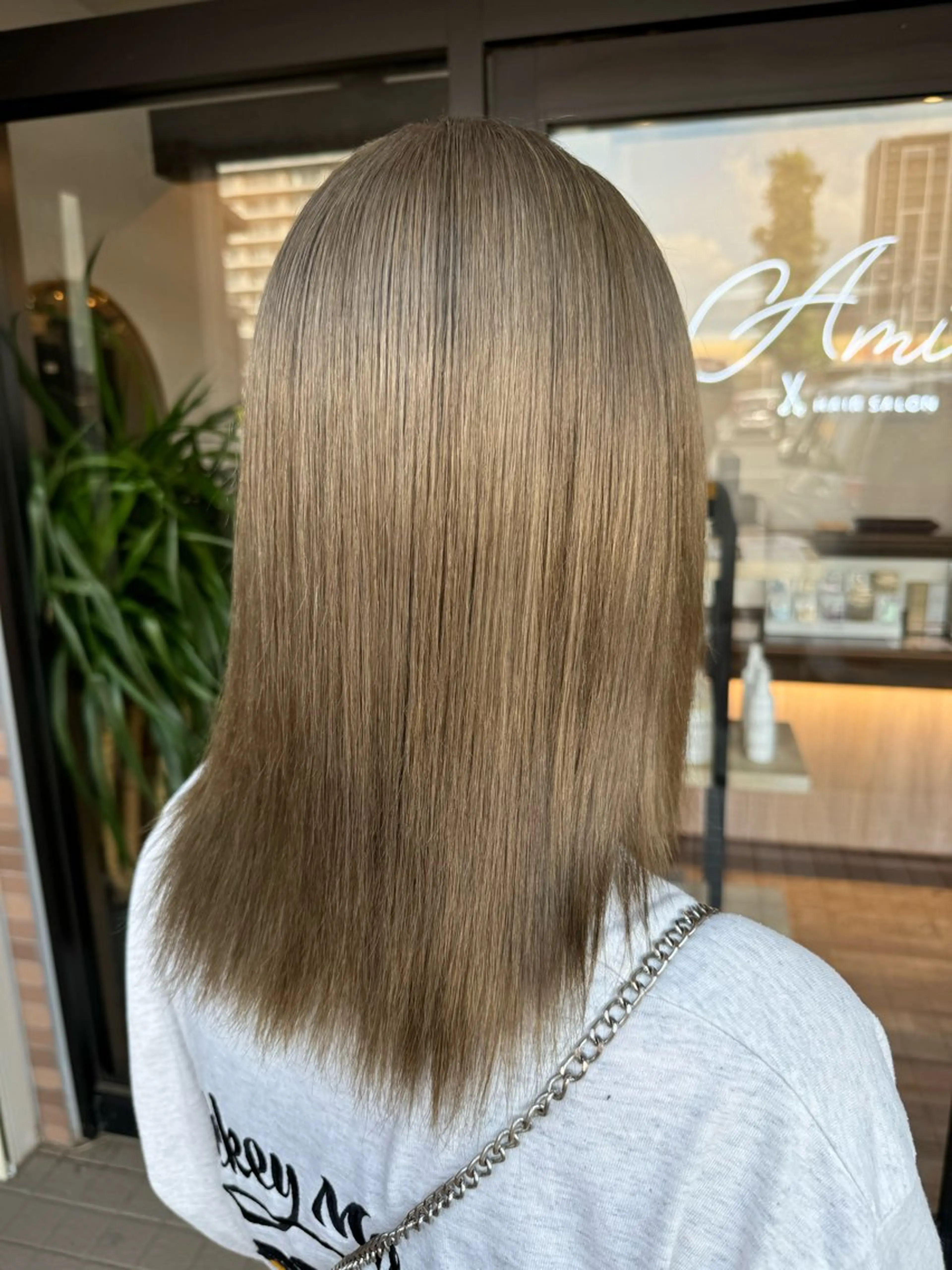 カラー ベージュカラー ブリーチ ヘアカラー トリートメント Amily hair salon ひたち野うしく店所属・🌺⟡.·Amily misaki.⋆🌺のヘアスタイル