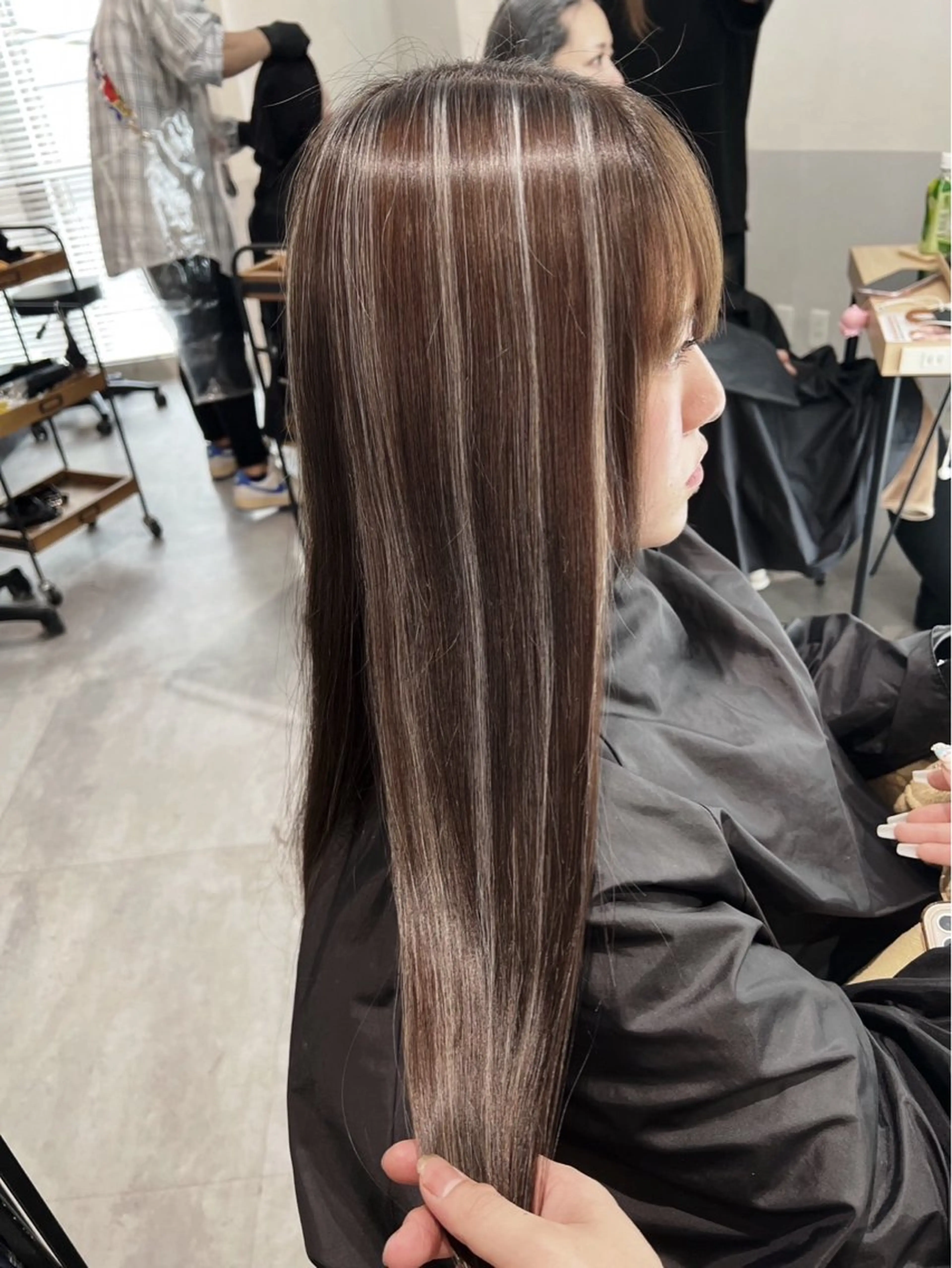 ロング カラー グレージュ ハイライトカラー ハイライト ヘアカラー トリートメント ROBIN所属・指名数No.1 /NAOYAのヘアスタイル
