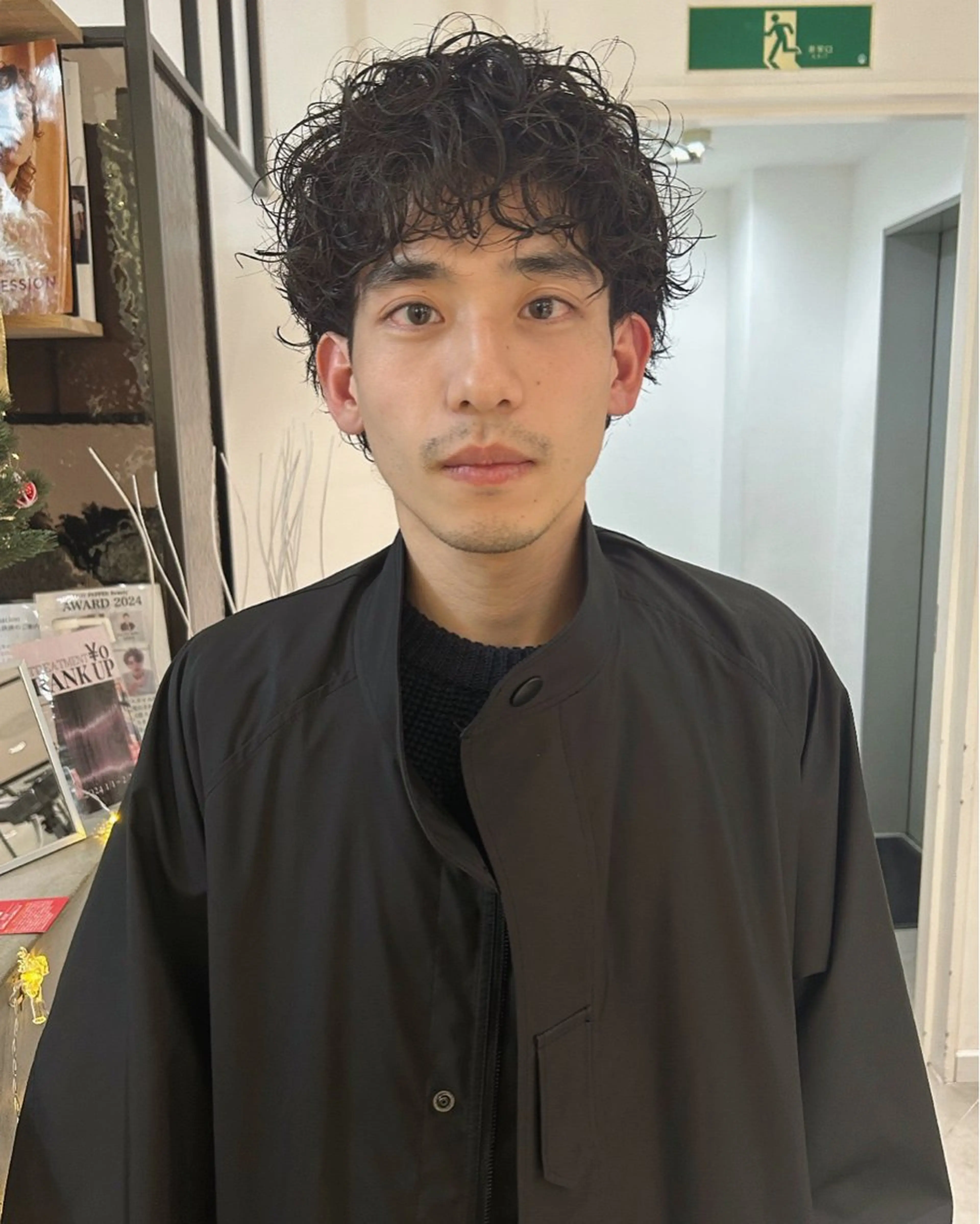 ショート パーマ メンズ マッシュ メンズパーマ カット パーマ トリートメント Loom.所属・村上雅人 ナチュラルモードのヘアスタイル
