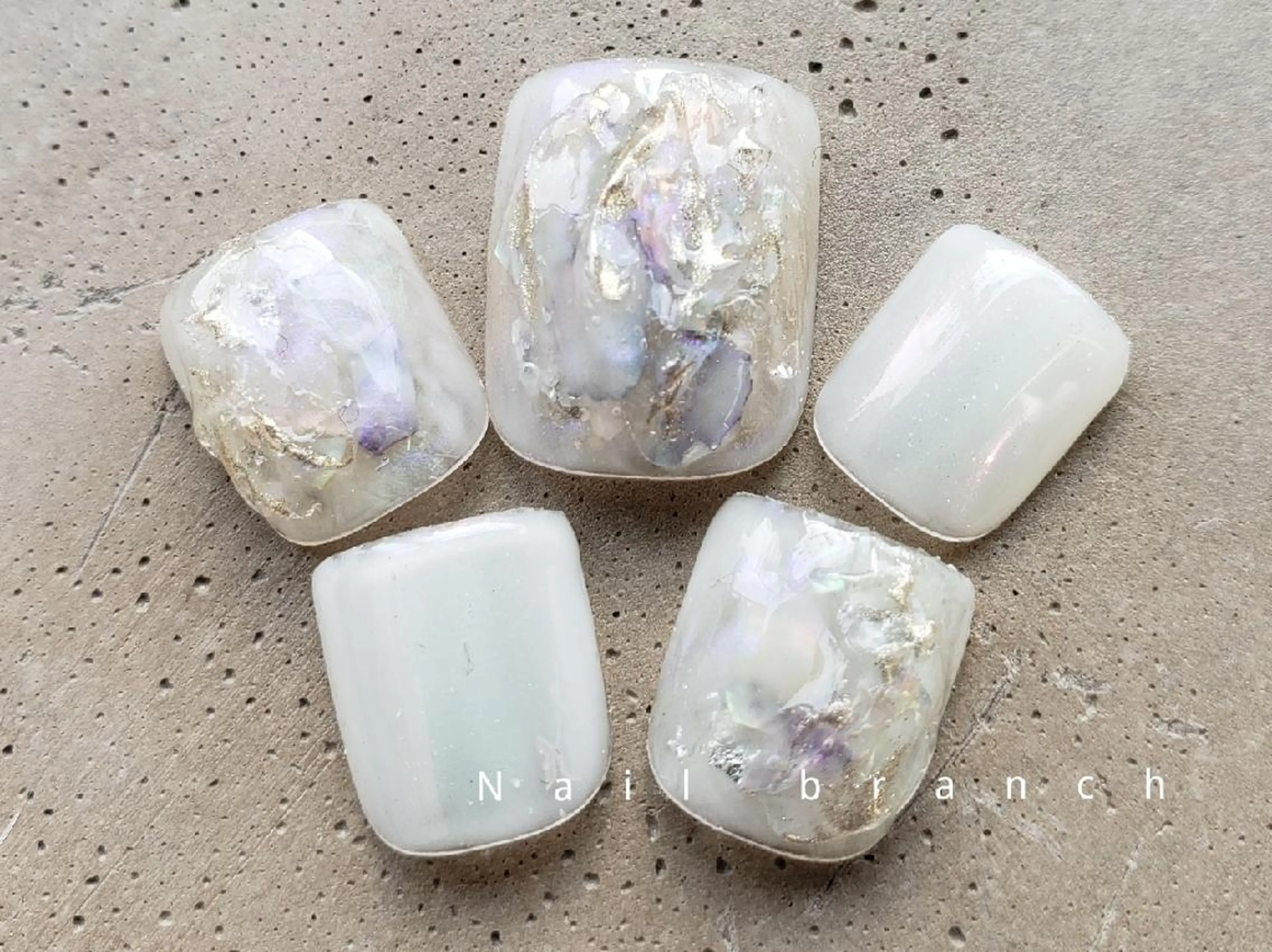 ミディアム カラー パーマ ヘアアレンジ メンズ アイブロウ マツエク・マツパ ネイル キッズ Nail branchのネイルデザイン