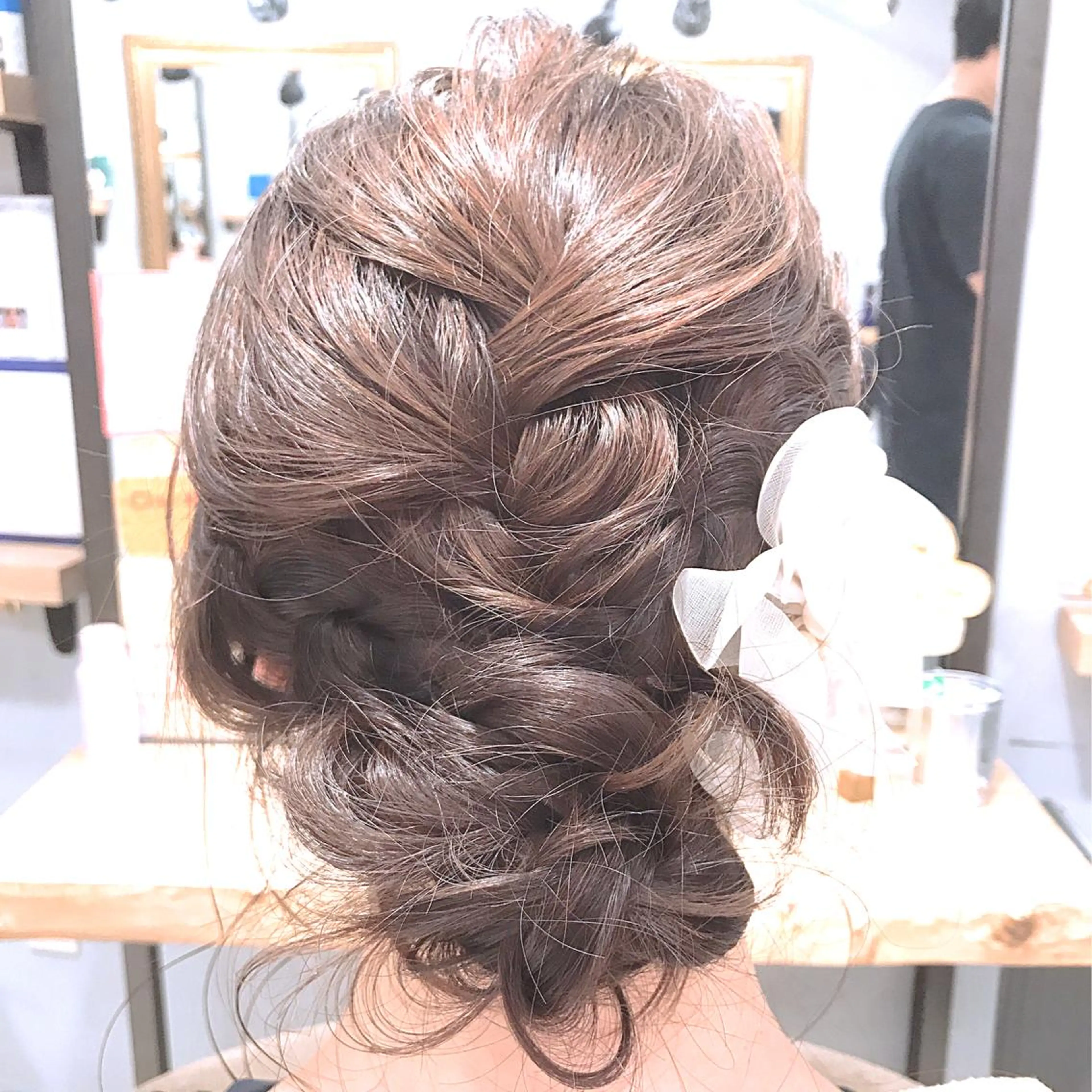 ヘアアレンジ SALOWIN Frente店所属・個室で似合わせ好印象 🧡外山弥千代のヘアスタイル