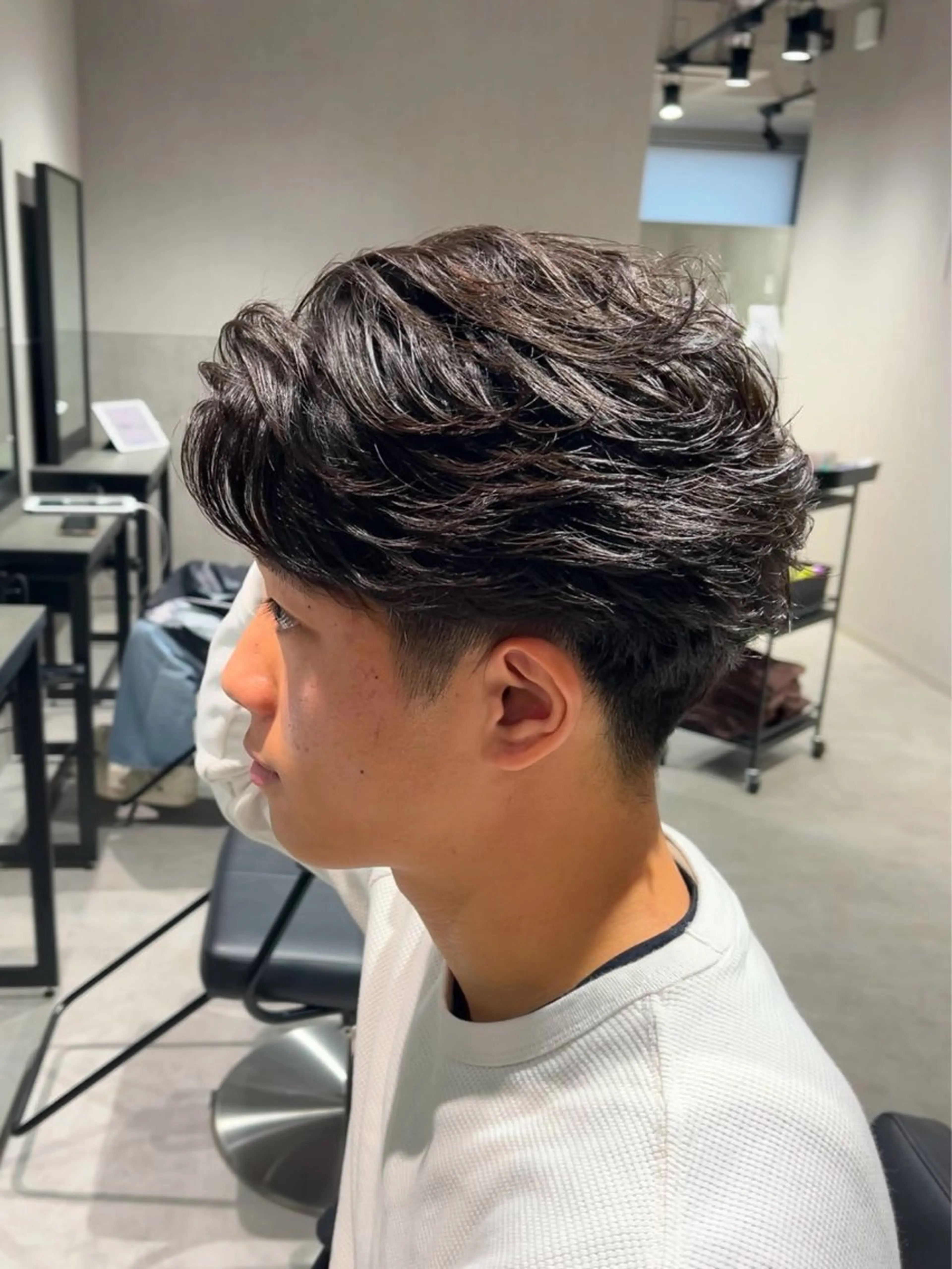 ショート カラー パーマ メンズ カット パーマ 【シャドウパーマ センターパート】義心のヘアスタイル