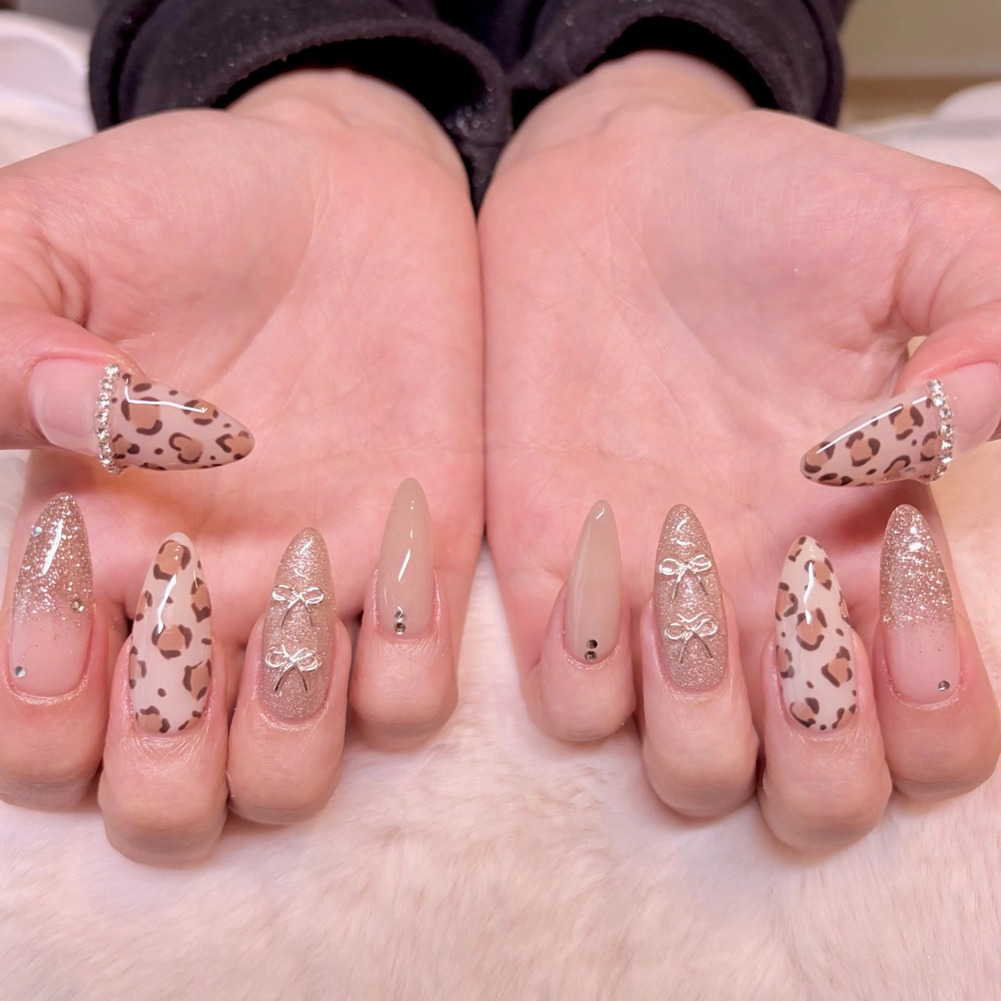 ネイル ガーリー ハンドネイル nail salon e'mu💐のネイルデザイン