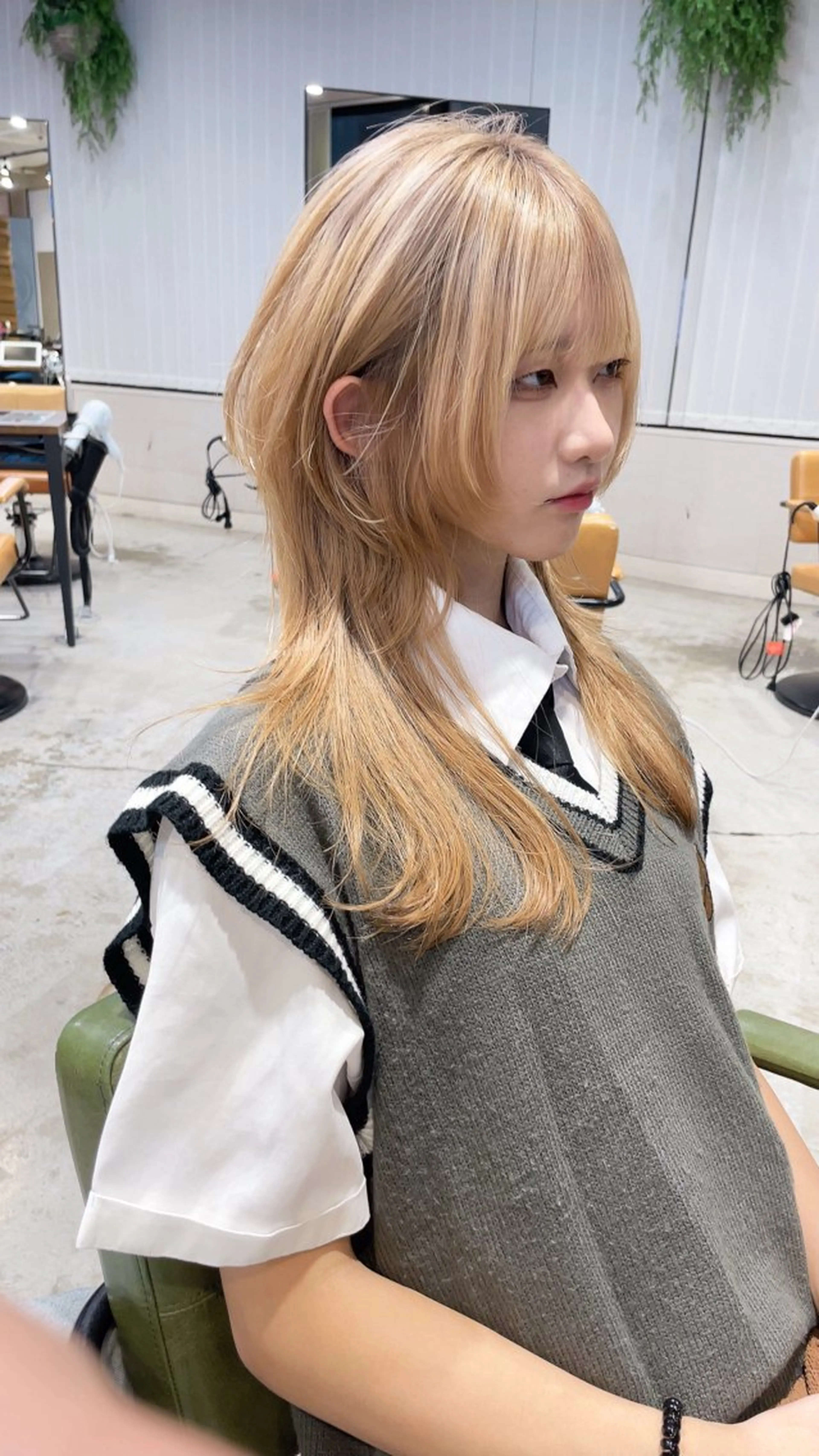 ロング ロング ウルフカット ガレリアエレガンテ栄店所属・ウルフカット/ ハッシュカット/山路のヘアスタイル