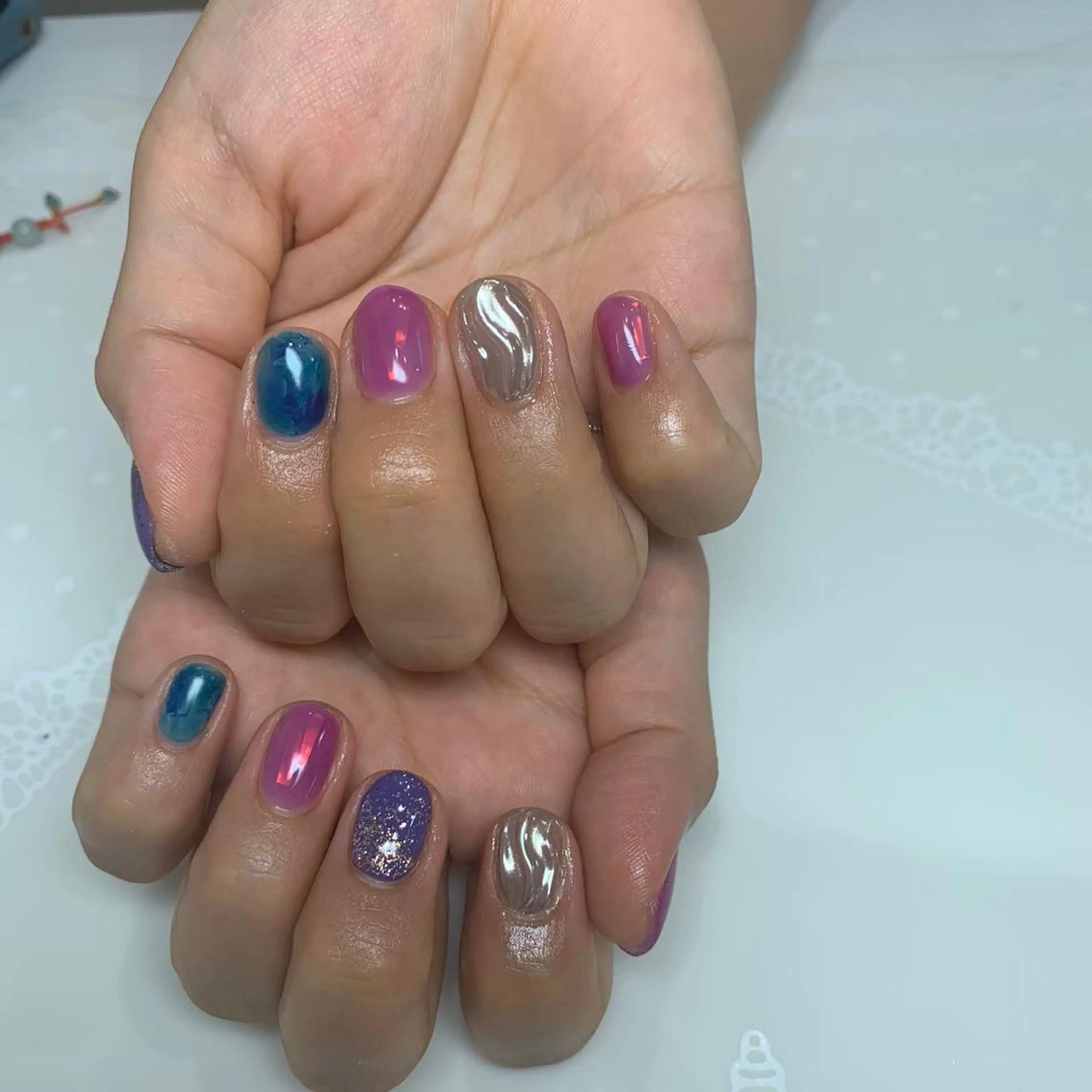 ネイル 指名支持率NO.1 スタイリストのヘアスタイル