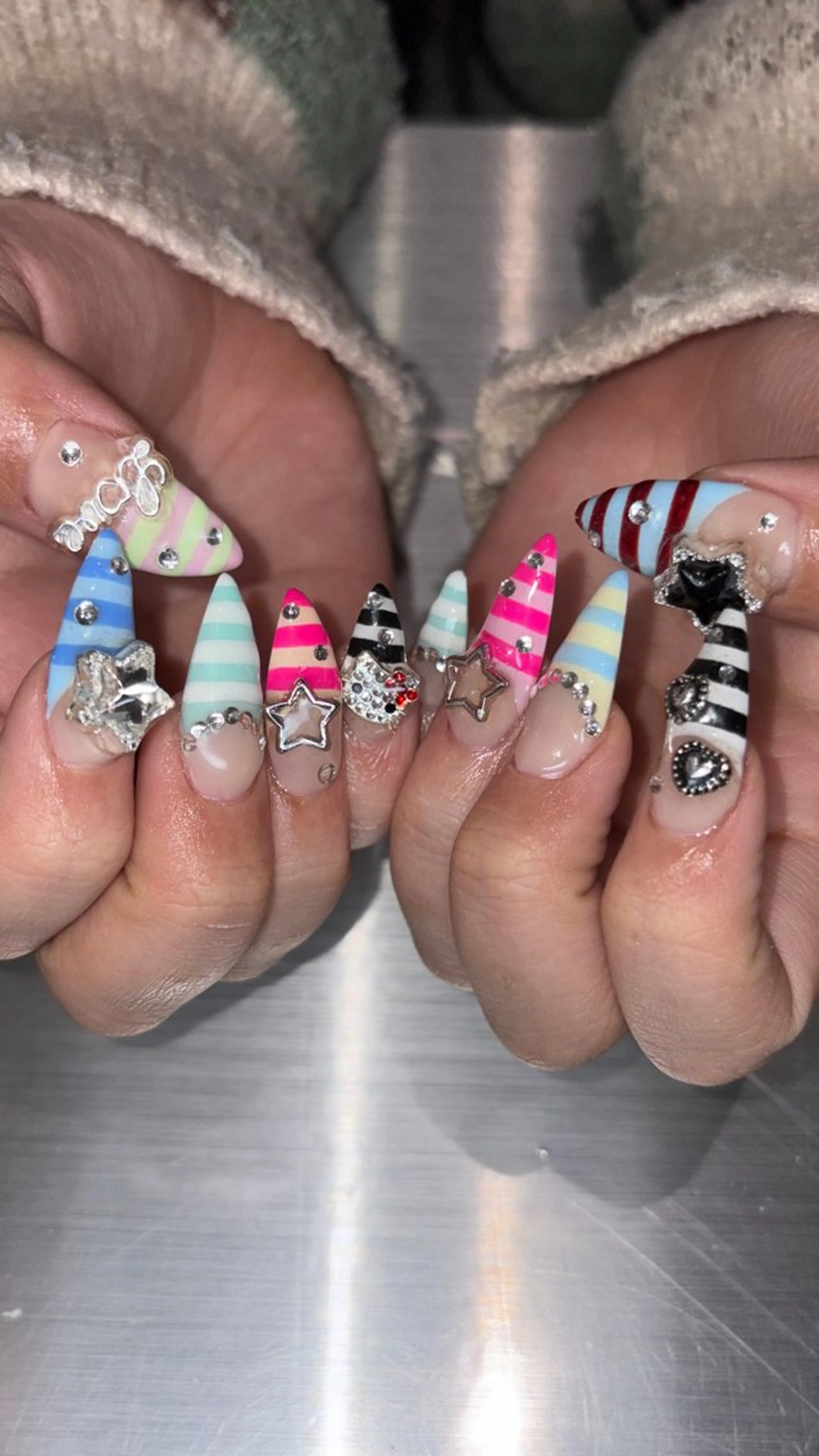ネイル 👽個性派ネイル🎀 komachiのヘアスタイル
