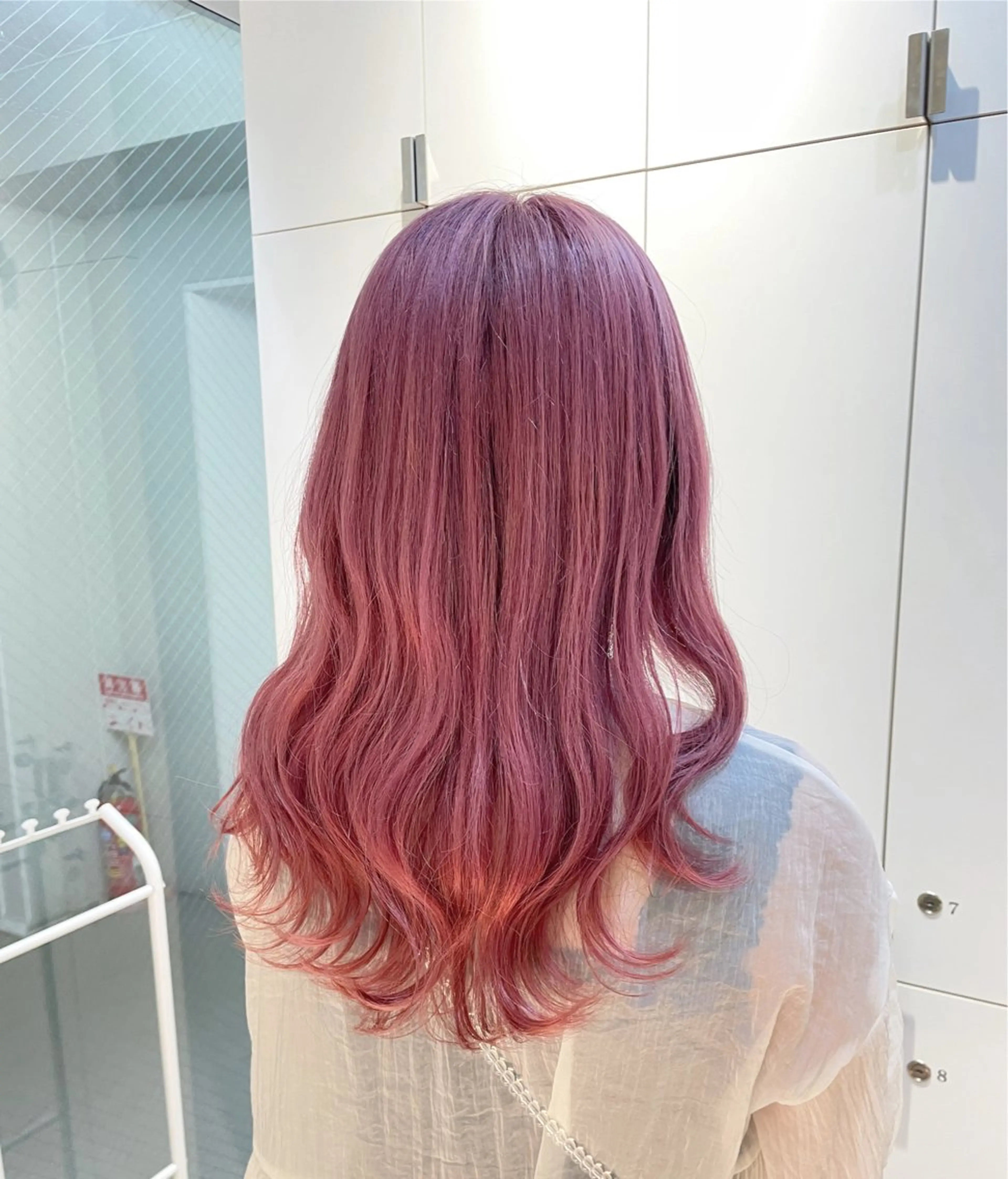 ロング カラー ヘアアレンジ アッシュ ピンクカラー ピンクアッシュ ヘアカラー トリートメント ヘッドスパ ヘアセット 艶髪✨寒色カラー✨ 翁長孝輔のヘアスタイル