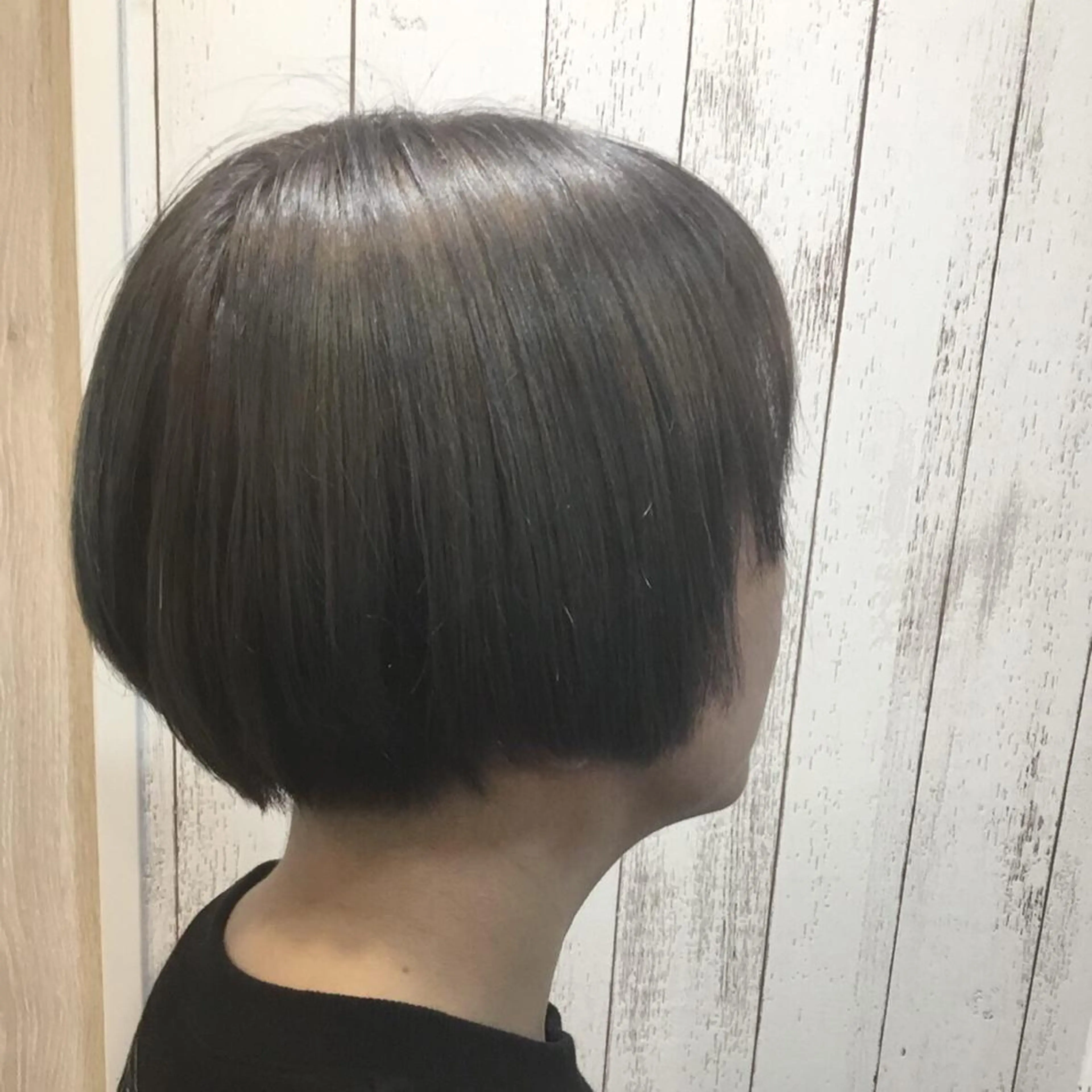 ショート カラー embrace エンブレイスのヘアスタイル