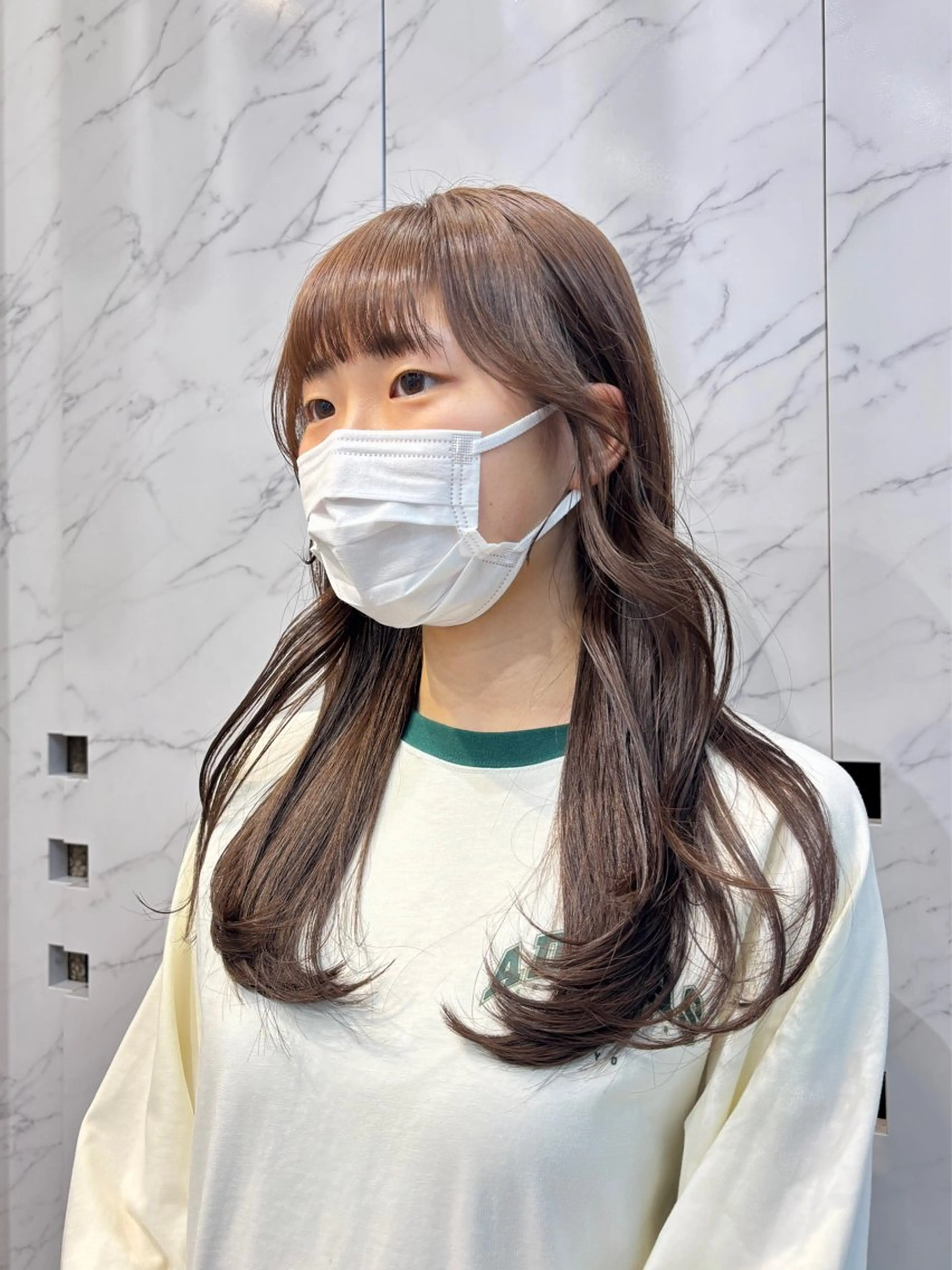 ロング カラー ベージュカラー ブリーチ ミルクティーベージュ ブリーチなしカラー カット ヘアカラー トリートメント miu /透明感カラーのヘアスタイル