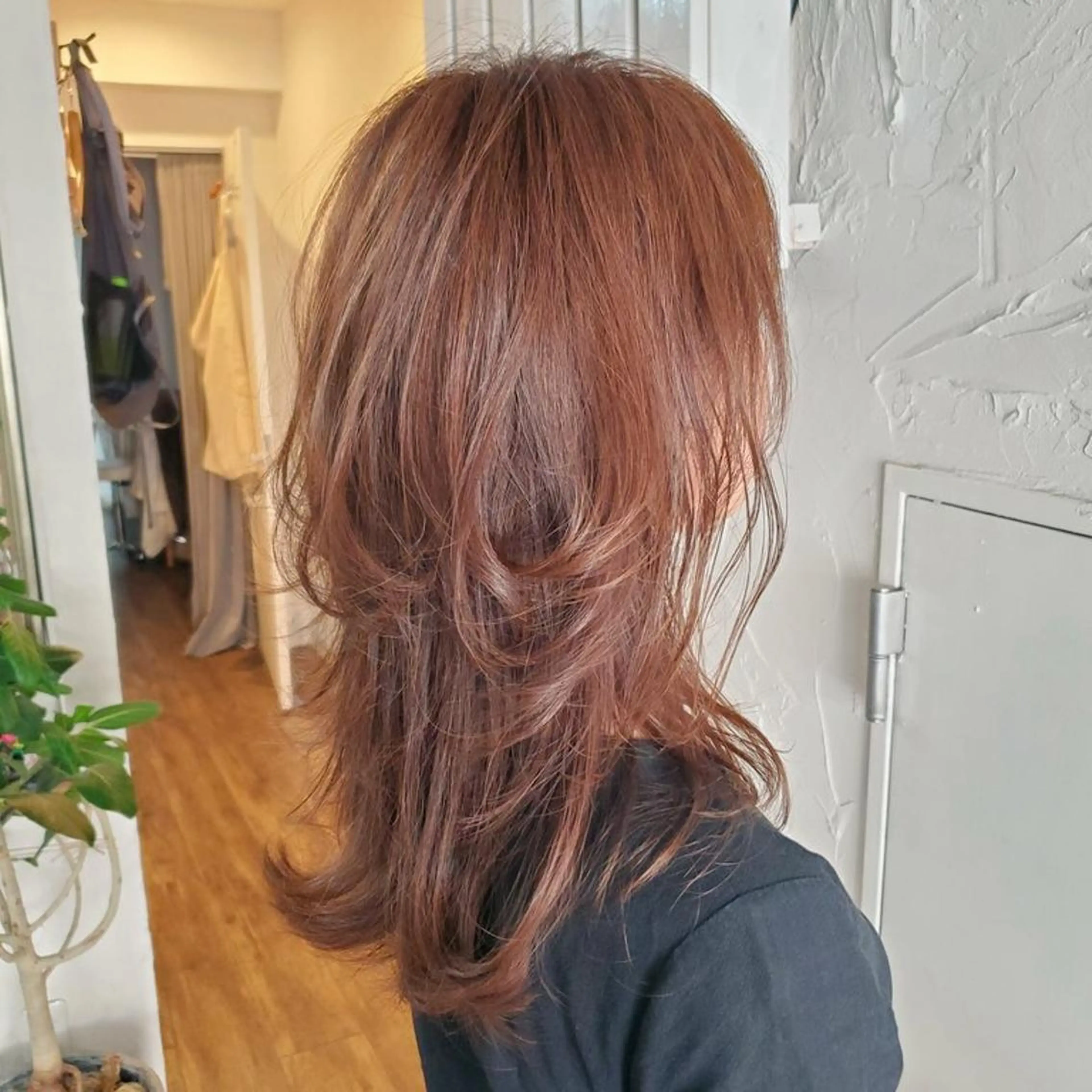 セミロング カラー カット ヘアカラー トリートメント フリーランス所属・韓国ヘア レイヤー くびれヘアMATSUのヘアスタイル