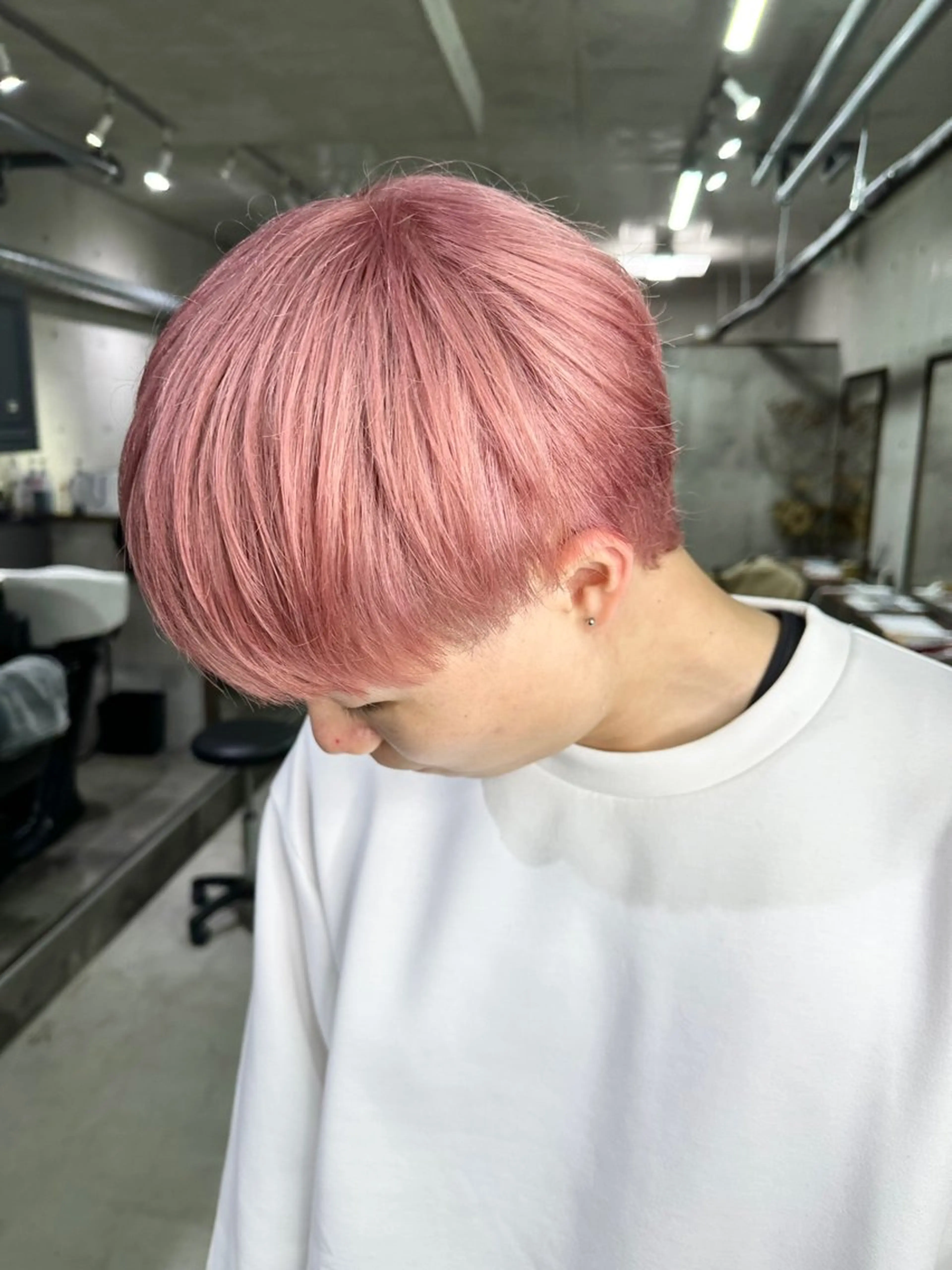 ショート カラー メンズ メンズブリーチ メンズハイトーン マッシュ ブリーチ ハイトーンカラー カット ヘアカラー 名古屋のピンク好き かずくん🦩のヘアスタイル