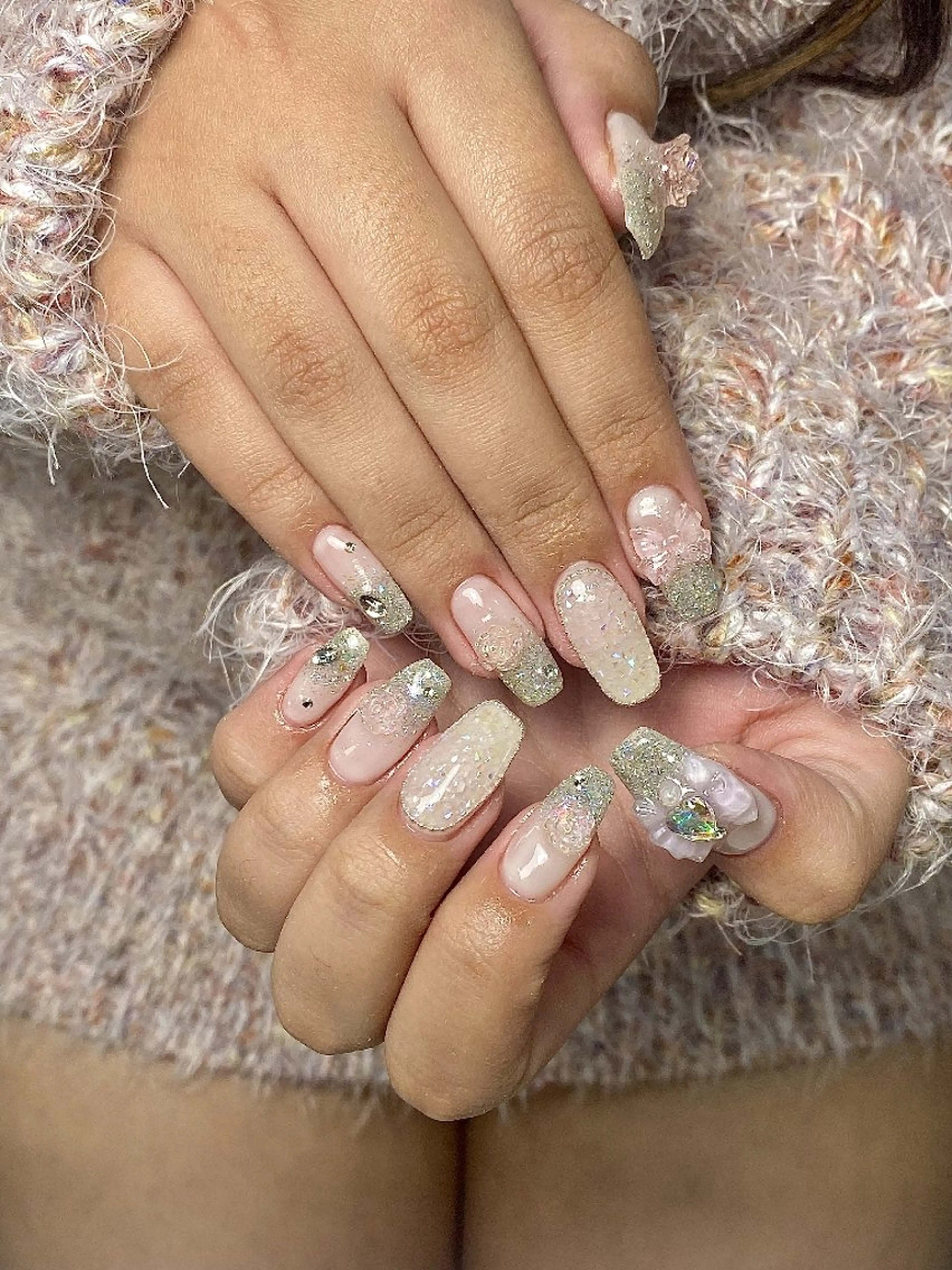 ネイル チークネイル フレンチネイル ジェルネイル ガラスフレンチ キラキラネイル ハンドネイル UM Nail Salonのネイルデザイン