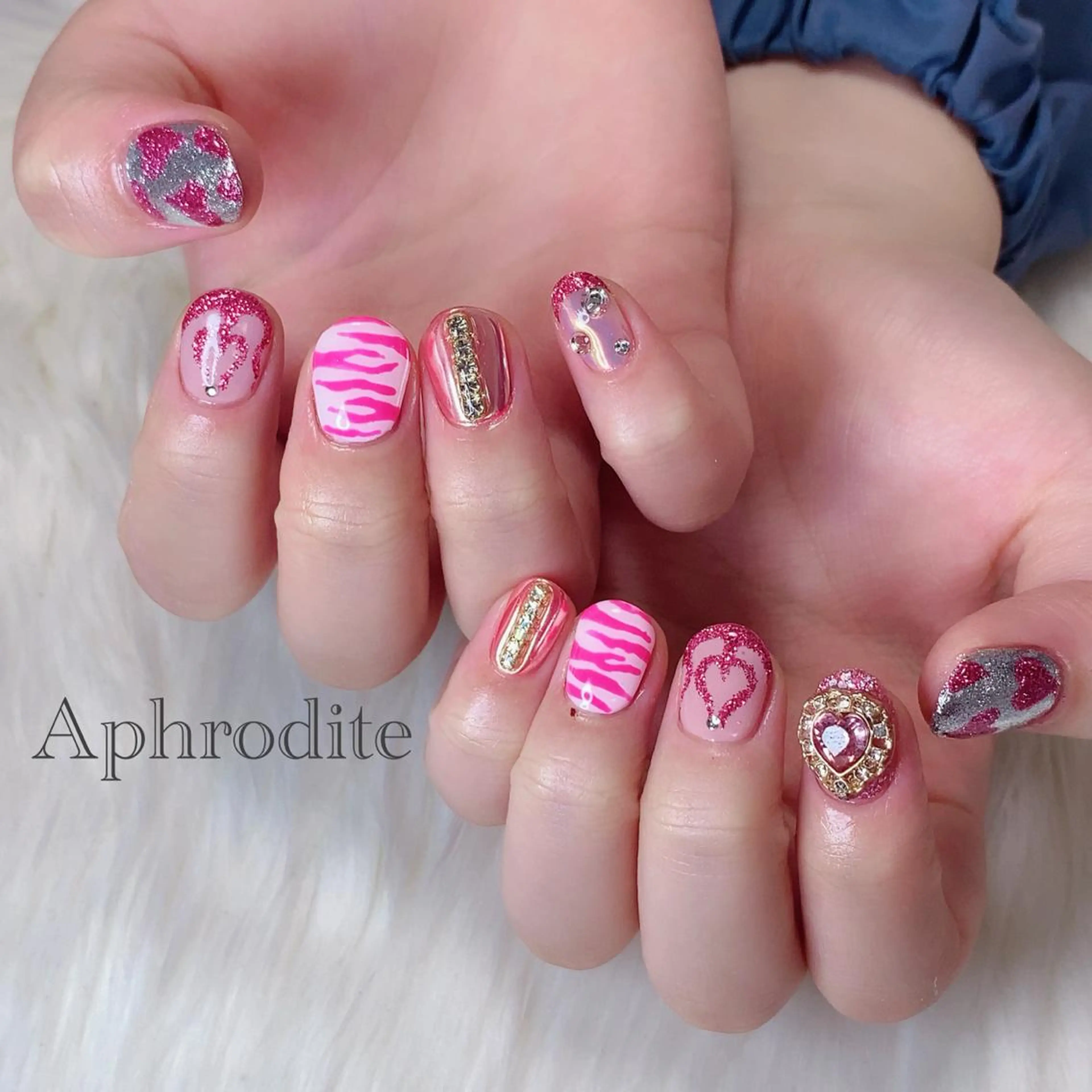 ネイル Aphrodite パラジェル認定サロンのネイルデザイン