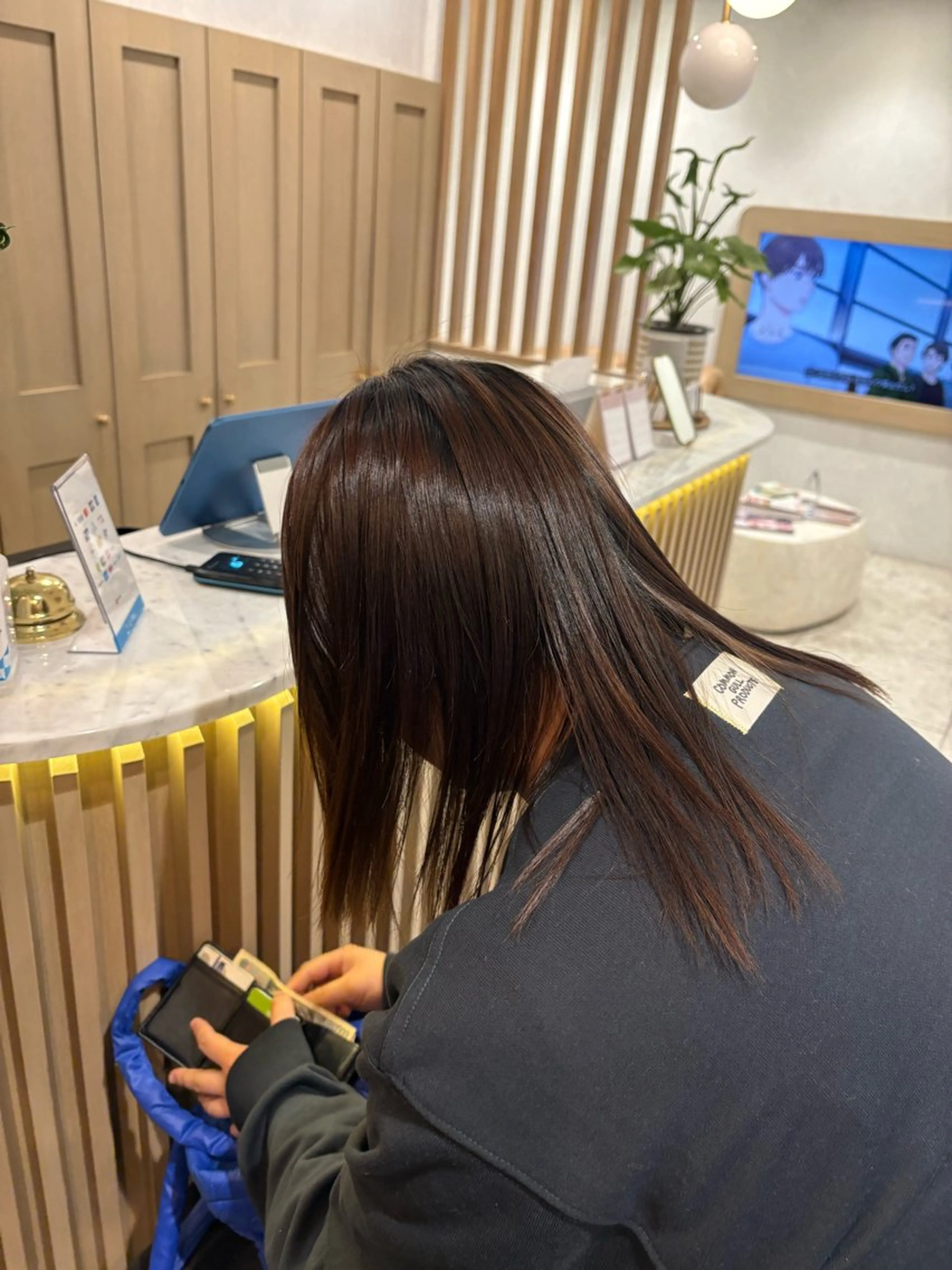 セミロング 縮毛矯正 Kyeco大宮所属・足立 愛菜のヘアスタイル