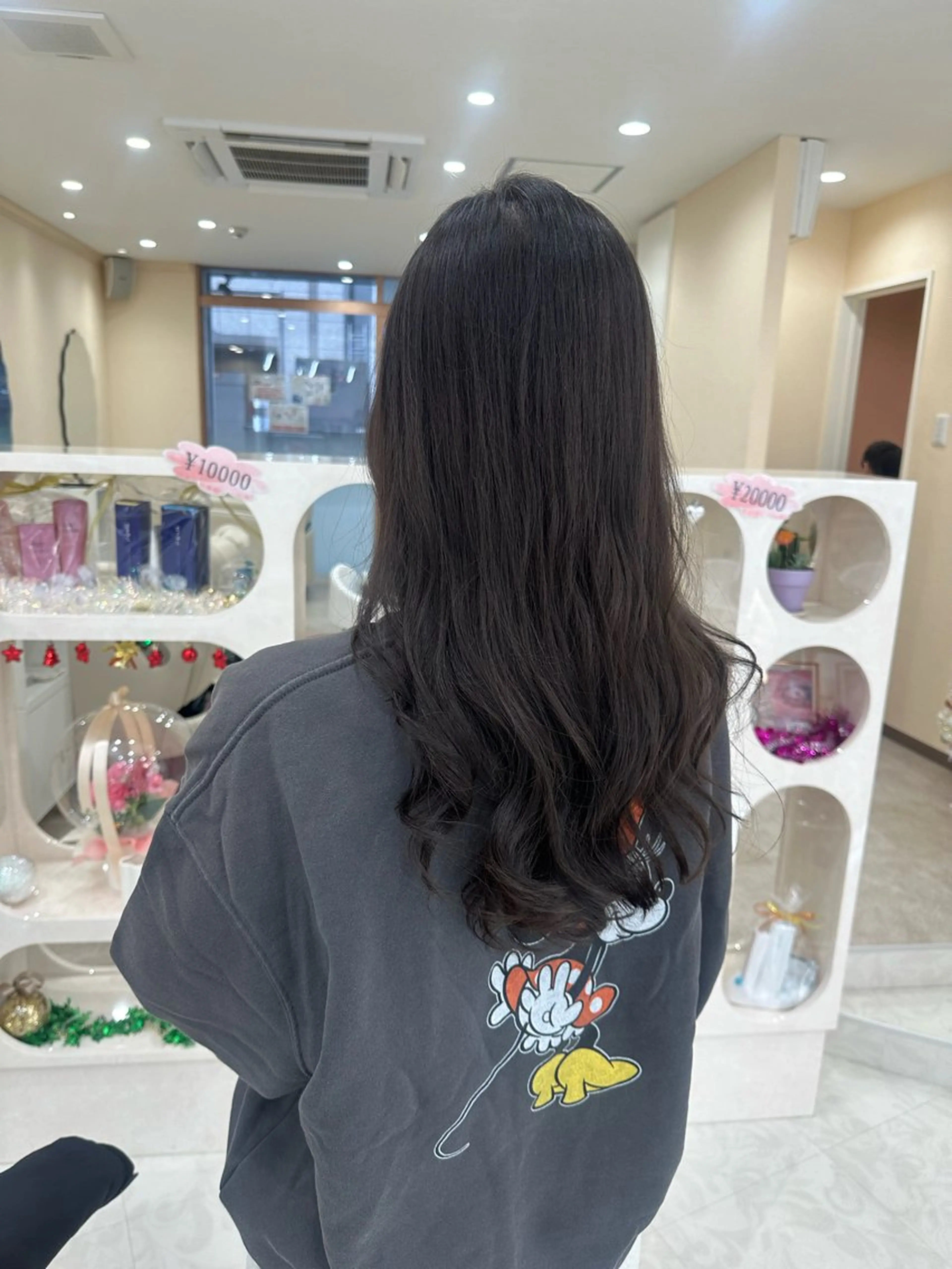 ロング カラー 透明感カラー グレージュ ラベンダーカラー ラベンダーグレージュ ラベンダーグレー CheRiR所属・アッシュカラーやアレ ンジ得意🌿RIKOのヘアスタイル