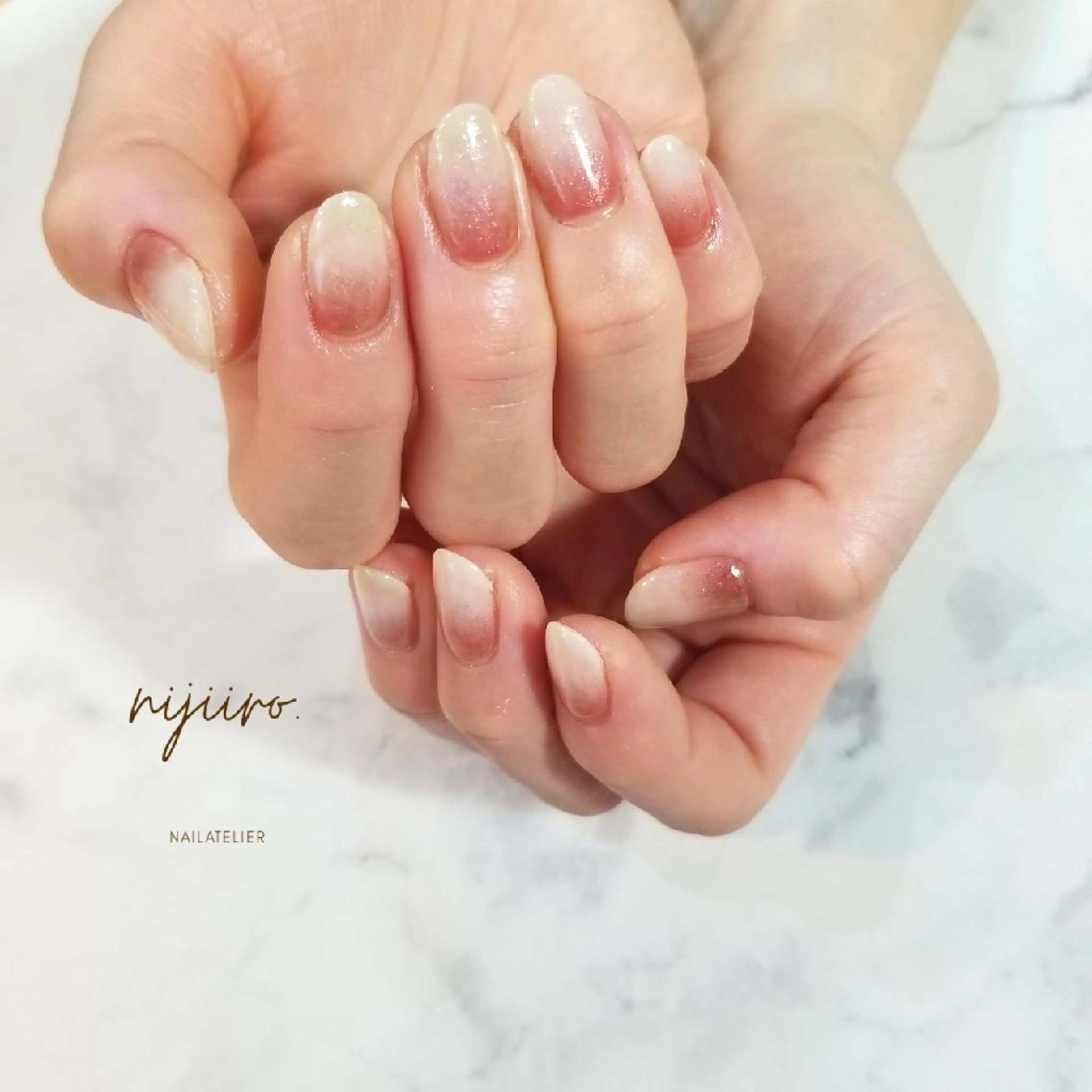 ネイル グラデーション ハンドネイル nailatelier nijiiro.所属・nijiiro🌈 サトウのネイルデザイン