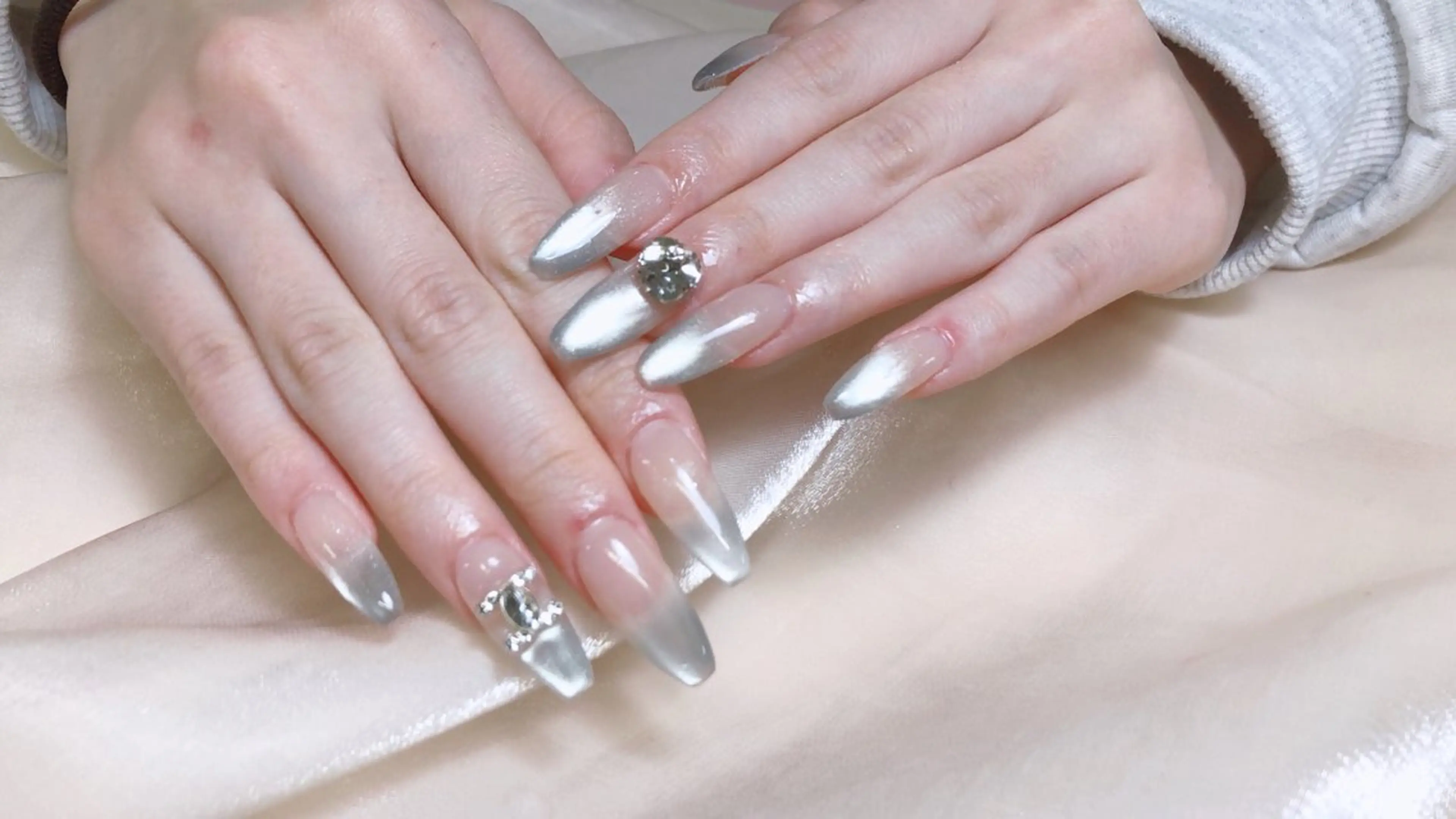 ネイル ハンドネイル LR.ONE ヨウのネイルデザイン